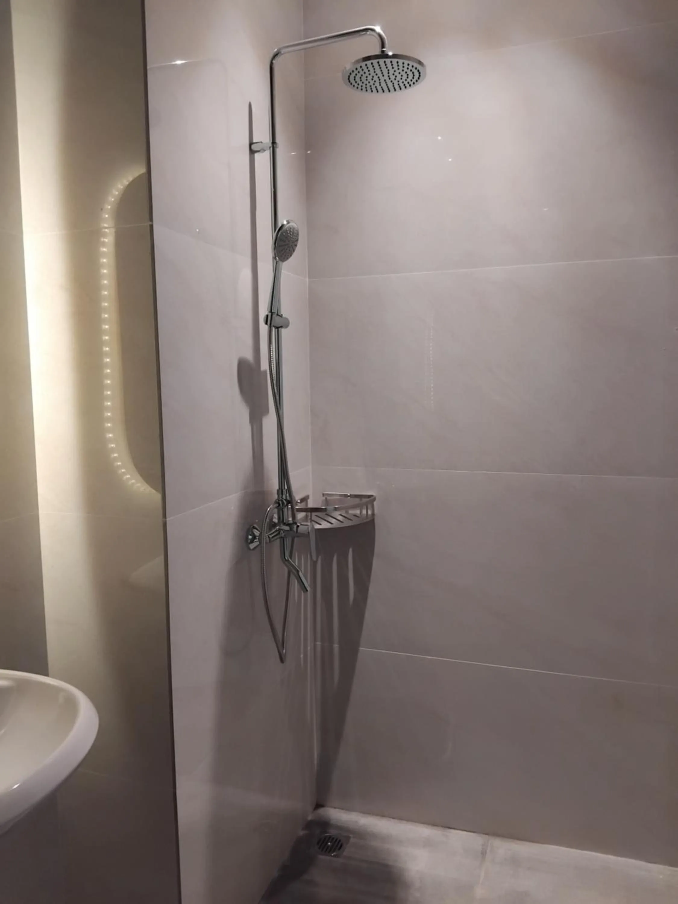 Shower in Sujiwa Ubud Hotel & Villa