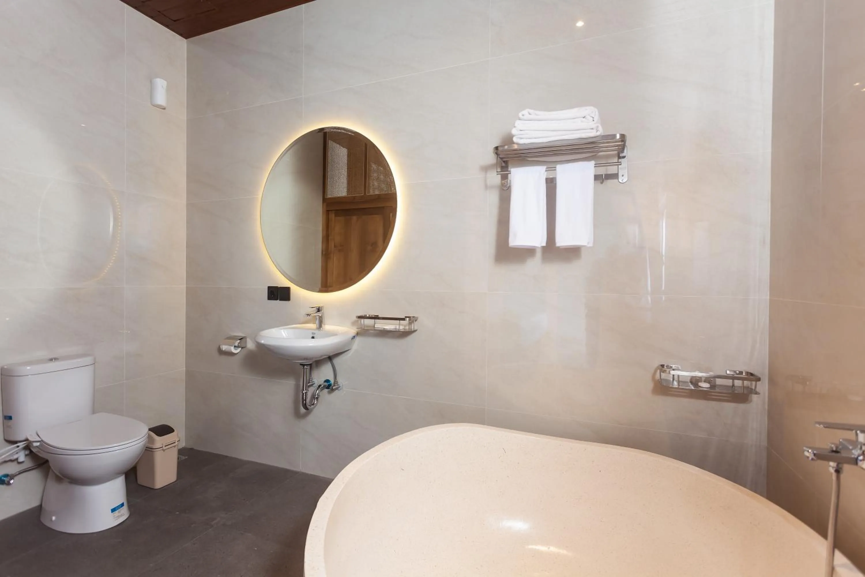 Shower in Sujiwa Ubud Hotel & Villa