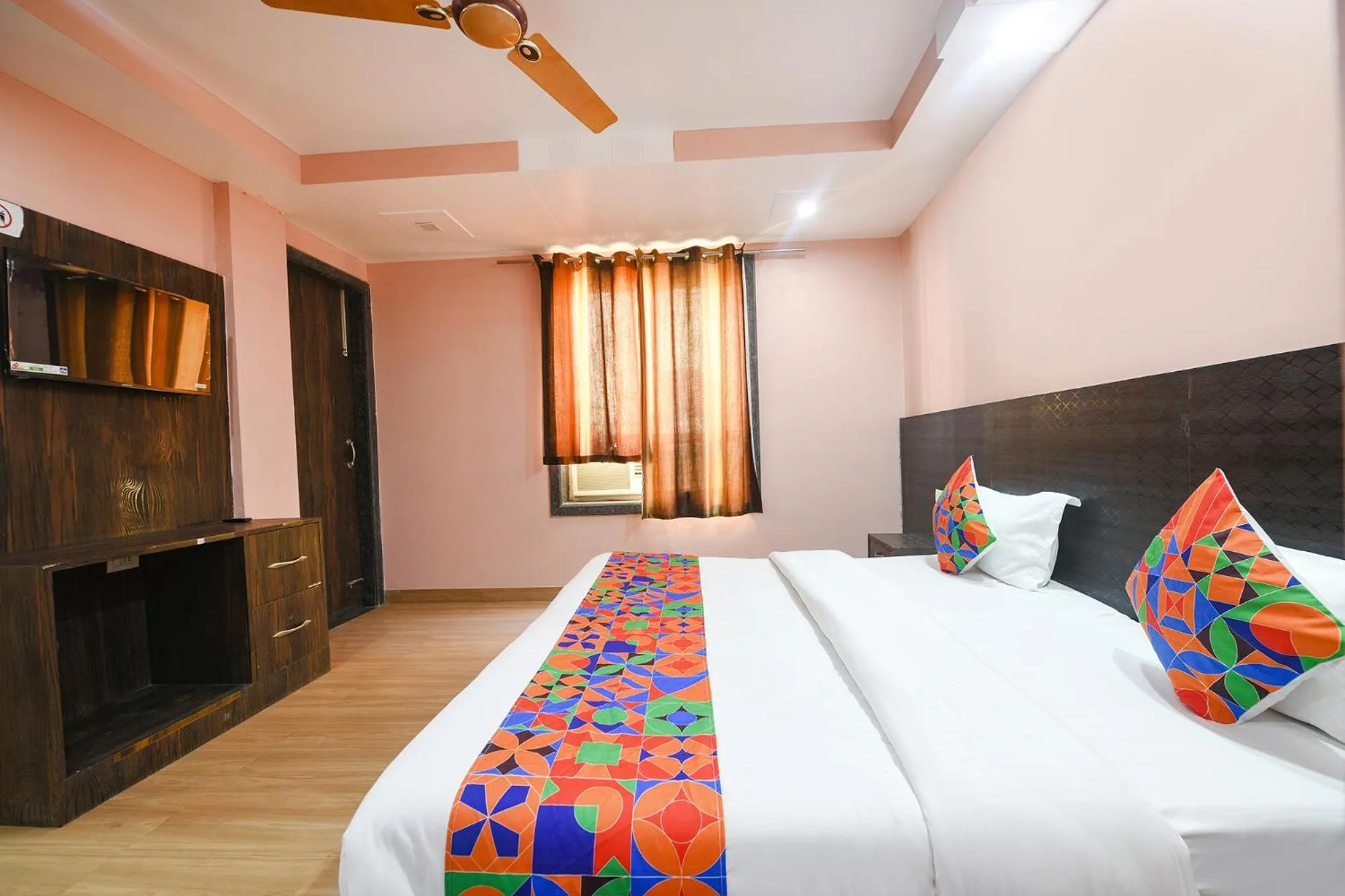 Bed in Via Moon Light Near Yashobhoomi Convention Centre