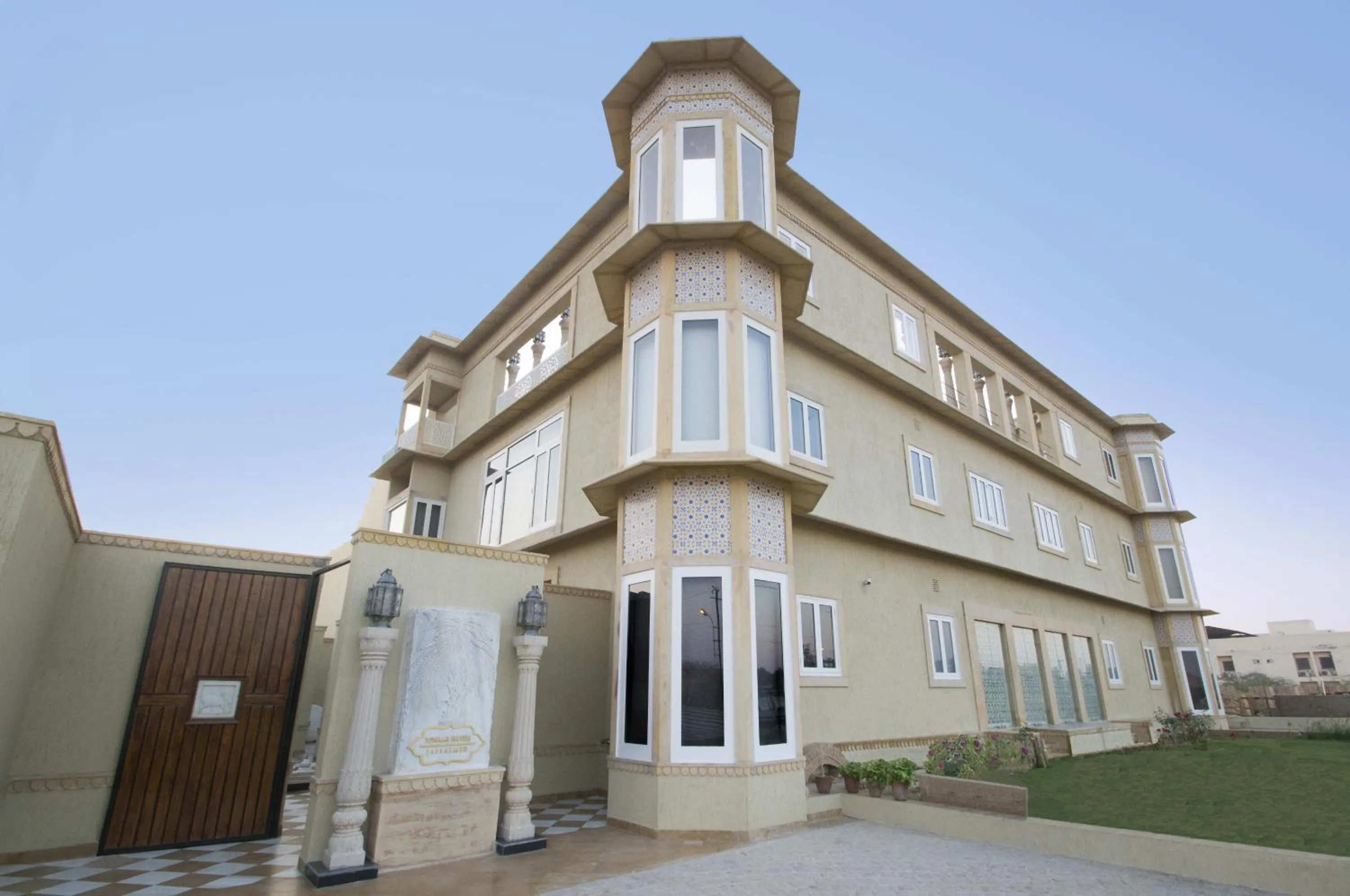 Property building in Sonaar Haveli