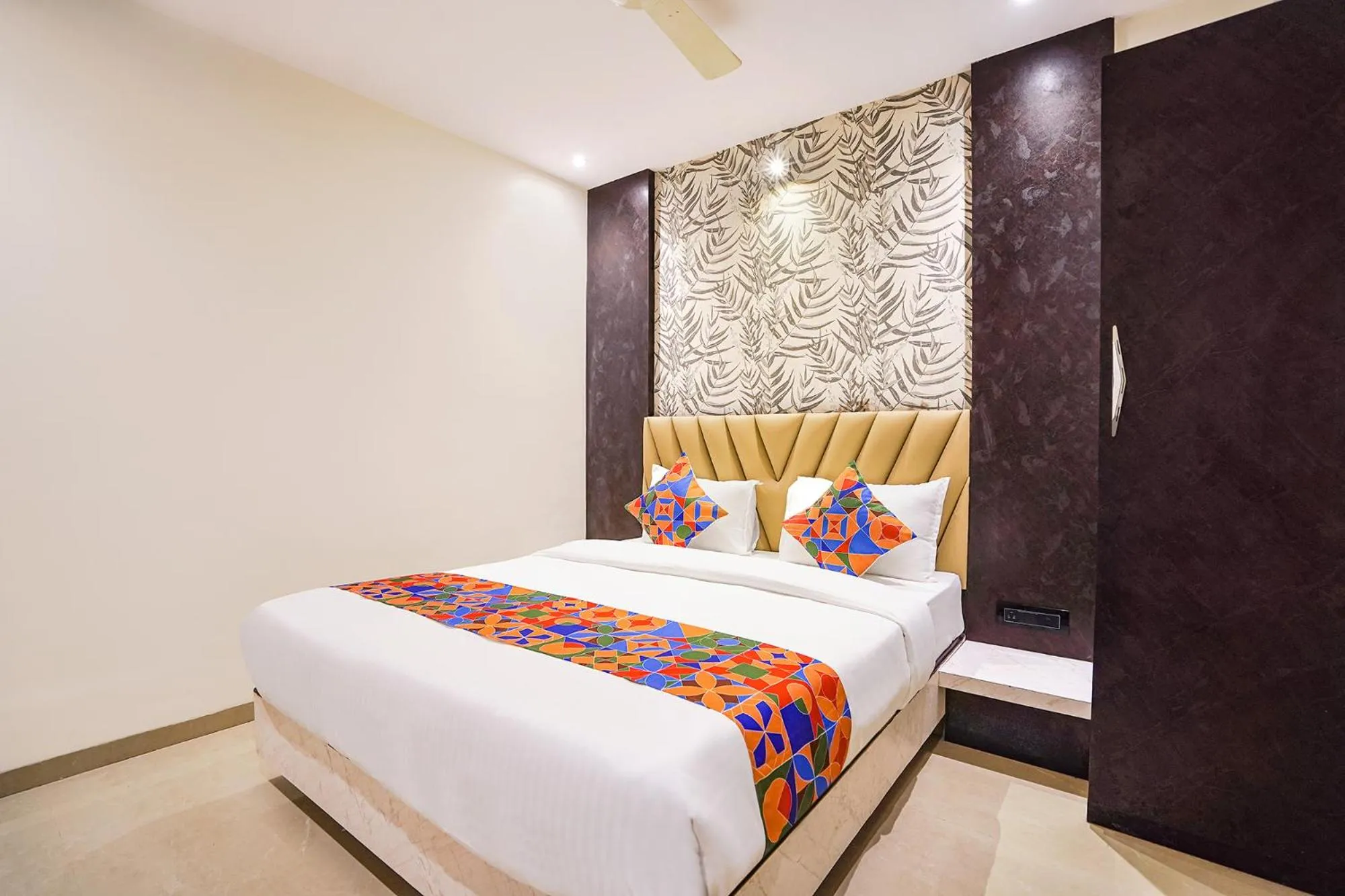 Bed in FabHotel Well Back - Nr BKC