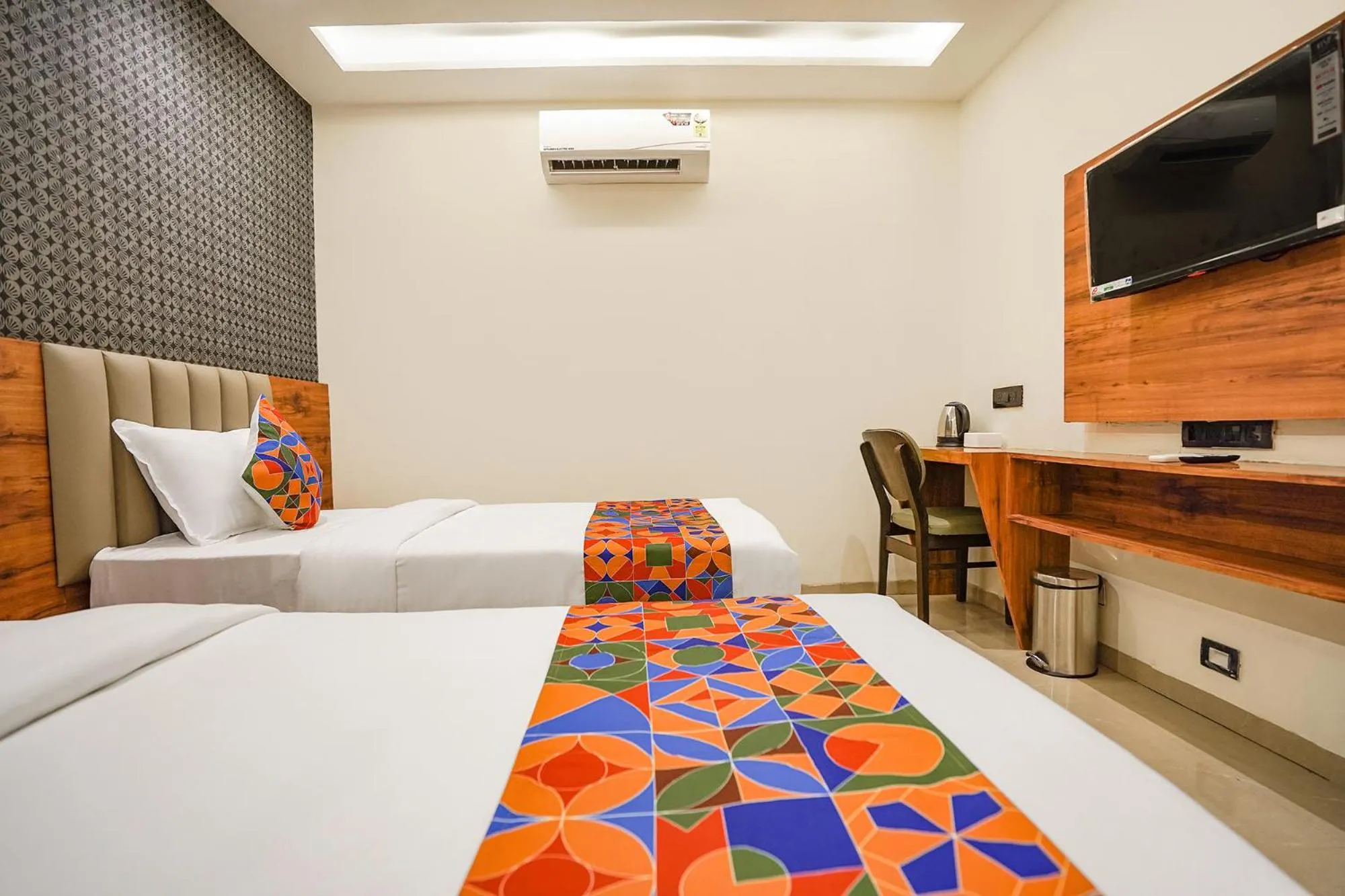 Bed in FabHotel Well Back - Nr BKC