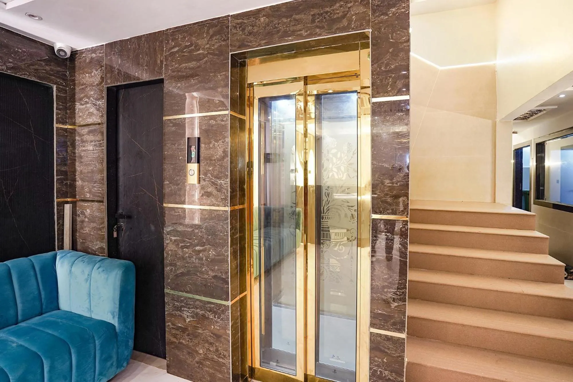 elevator in FabHotel Well Back - Nr BKC