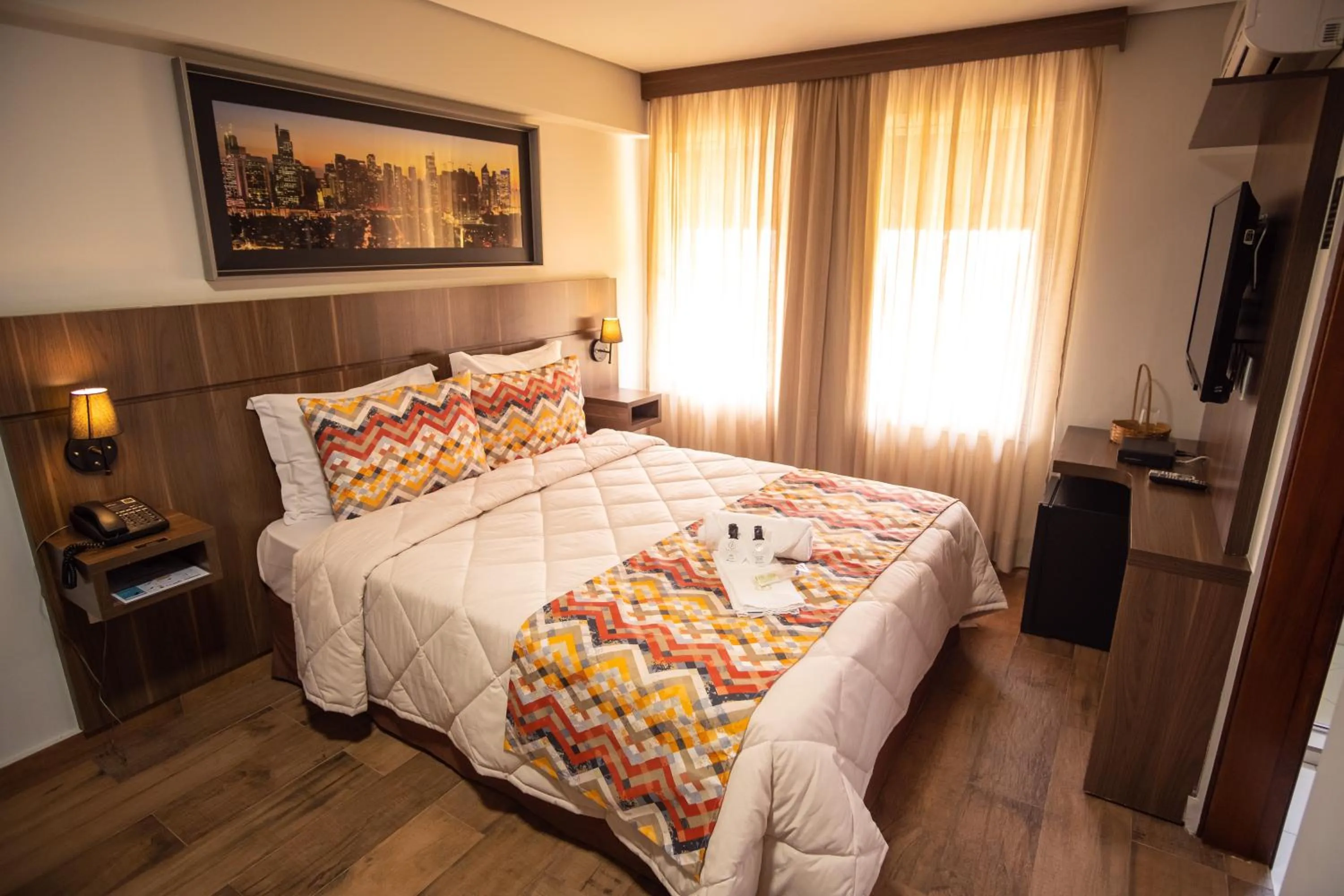 Bed in Padom Business Hotel