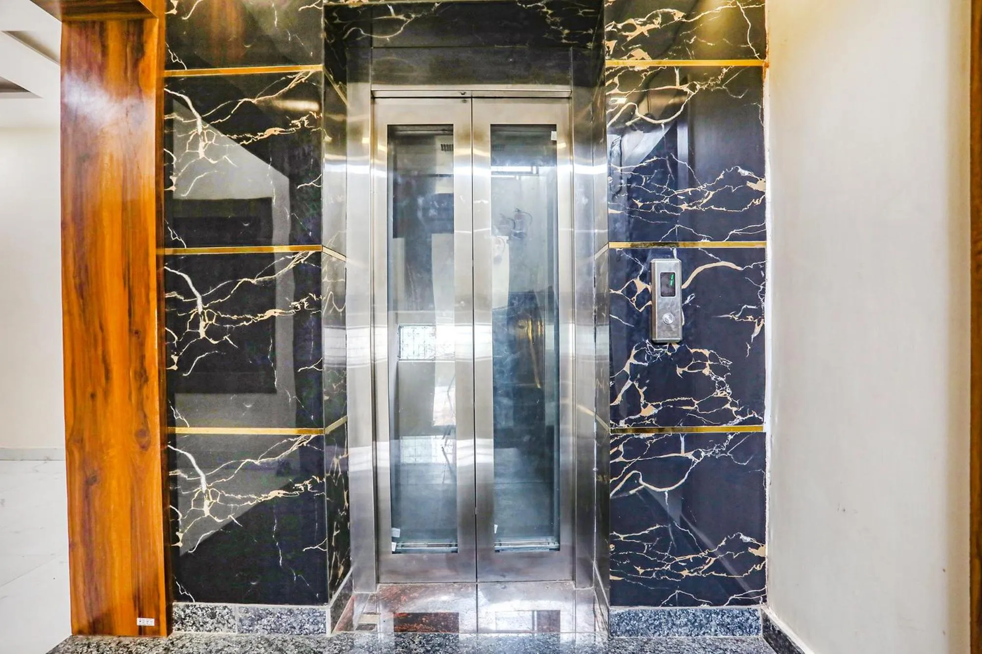 elevator in FabHotel Imperail House