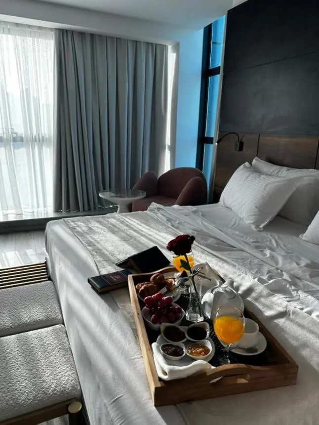 Breakfast in ONYX by luna