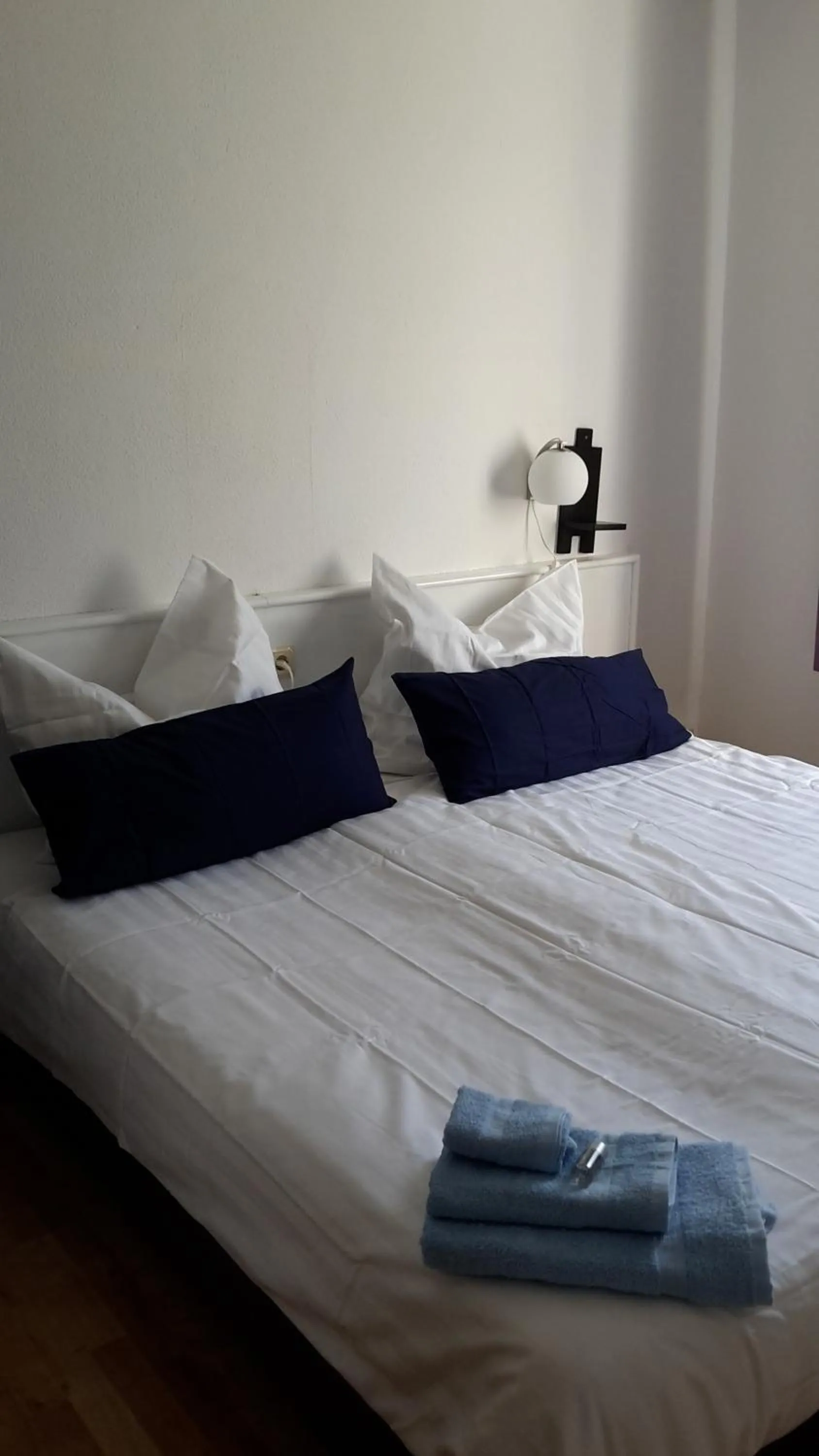 Photo of the whole room, Bed in Hotel Bad Langensalza Eichenhof