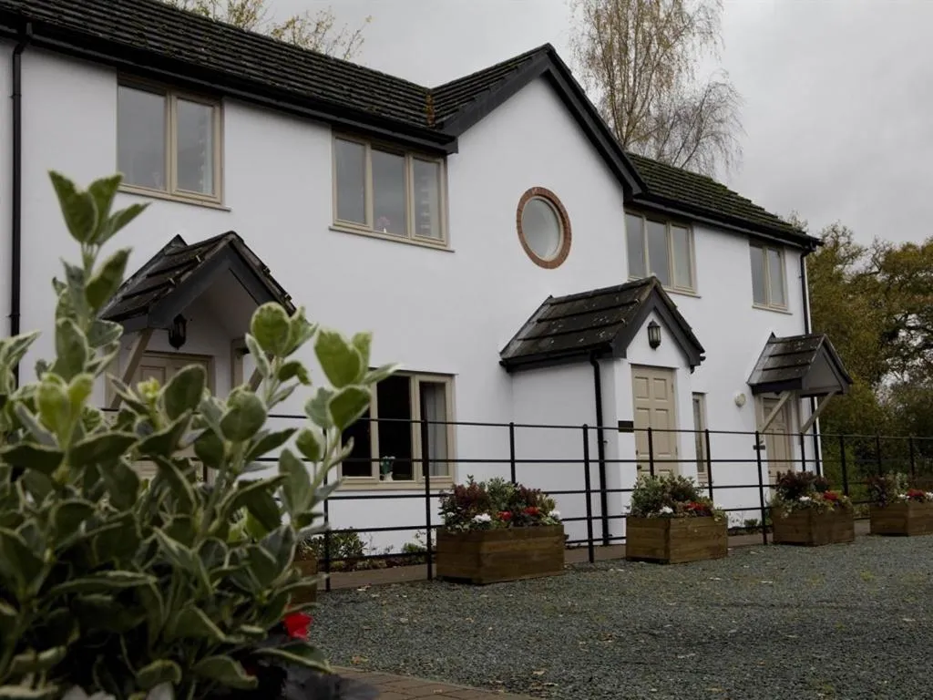 Property building in Burlton Inn