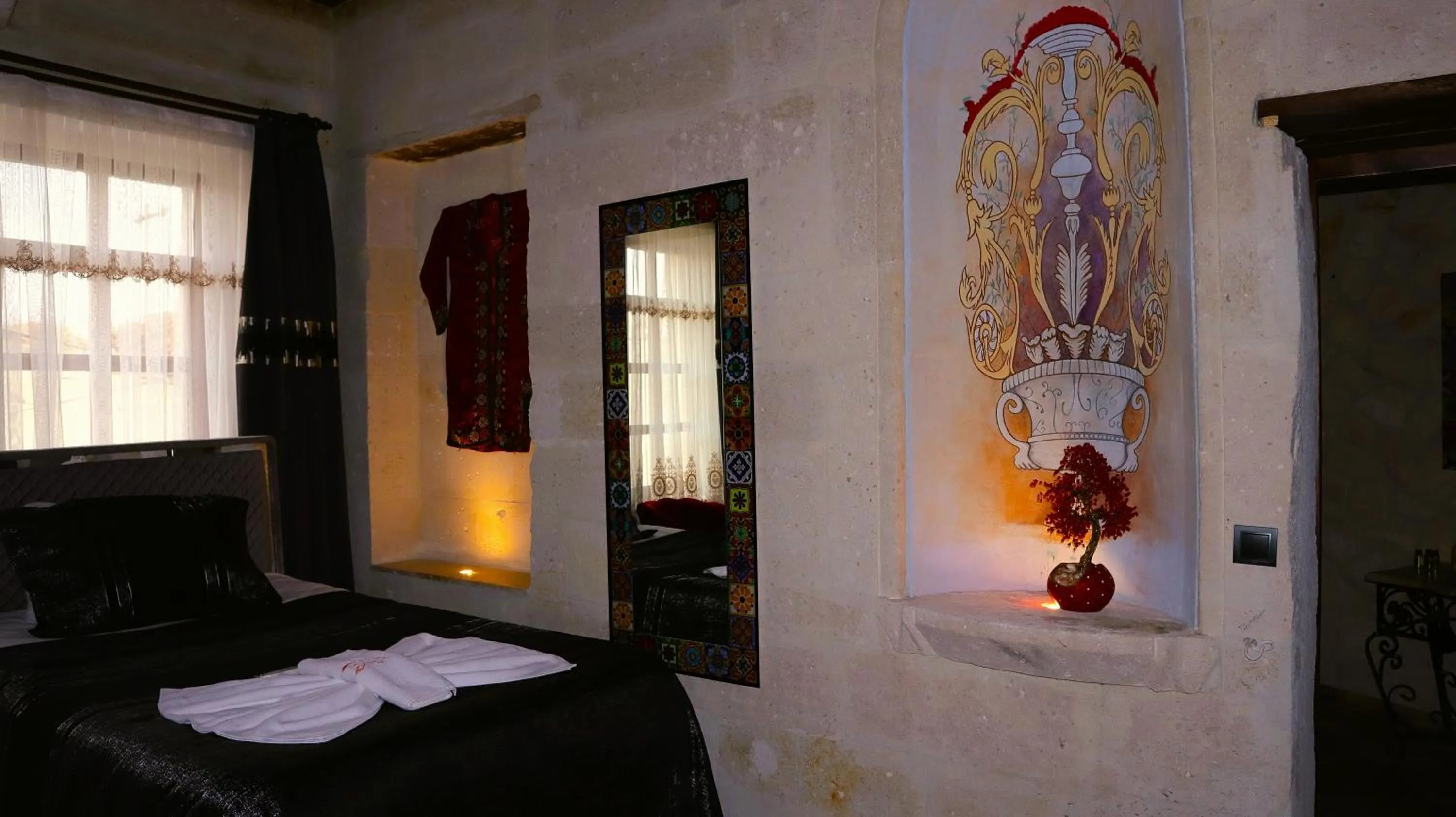 Bedroom, Bed in Zümrütü anka cave