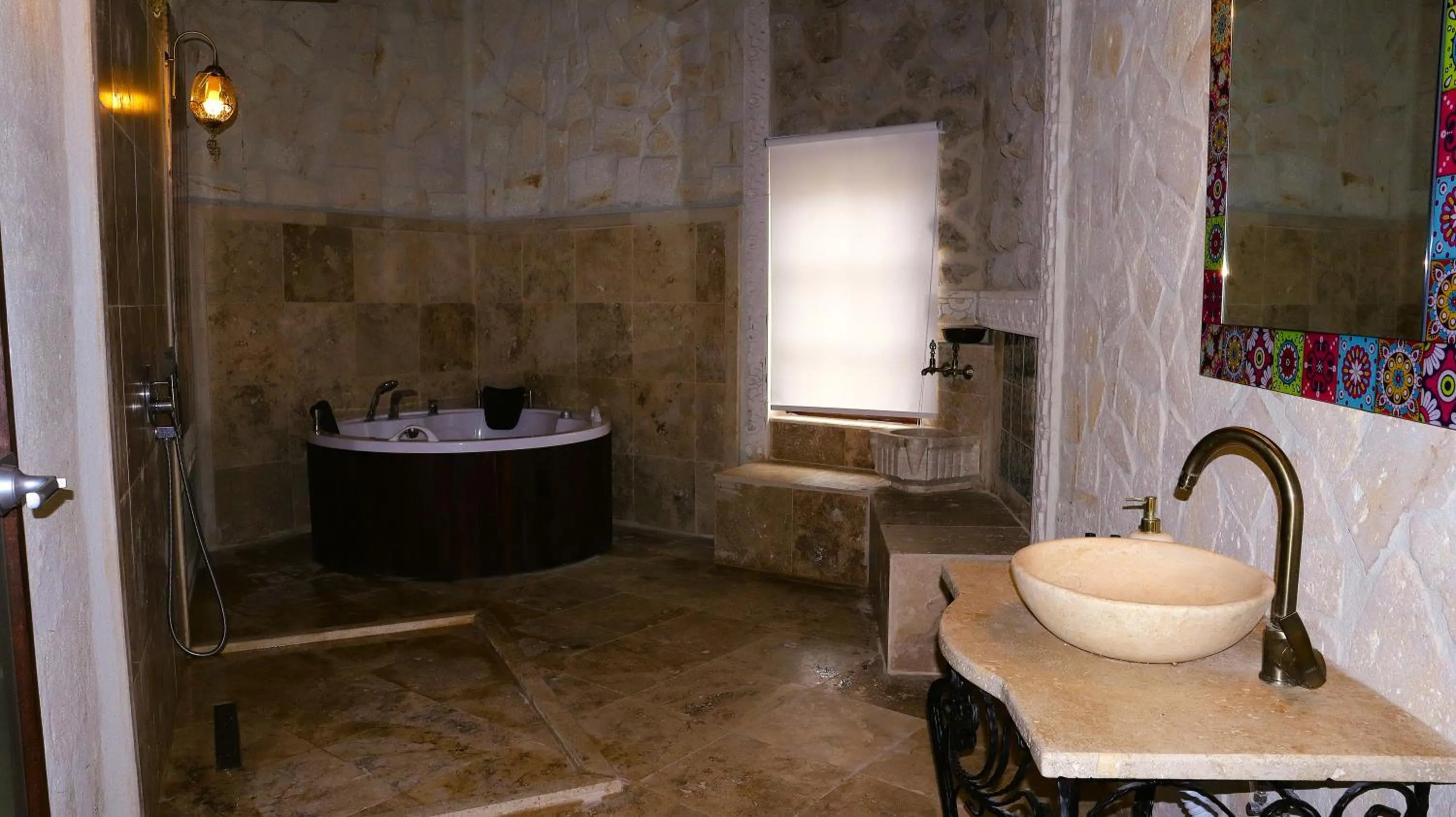 Bathroom in Zümrütü anka cave