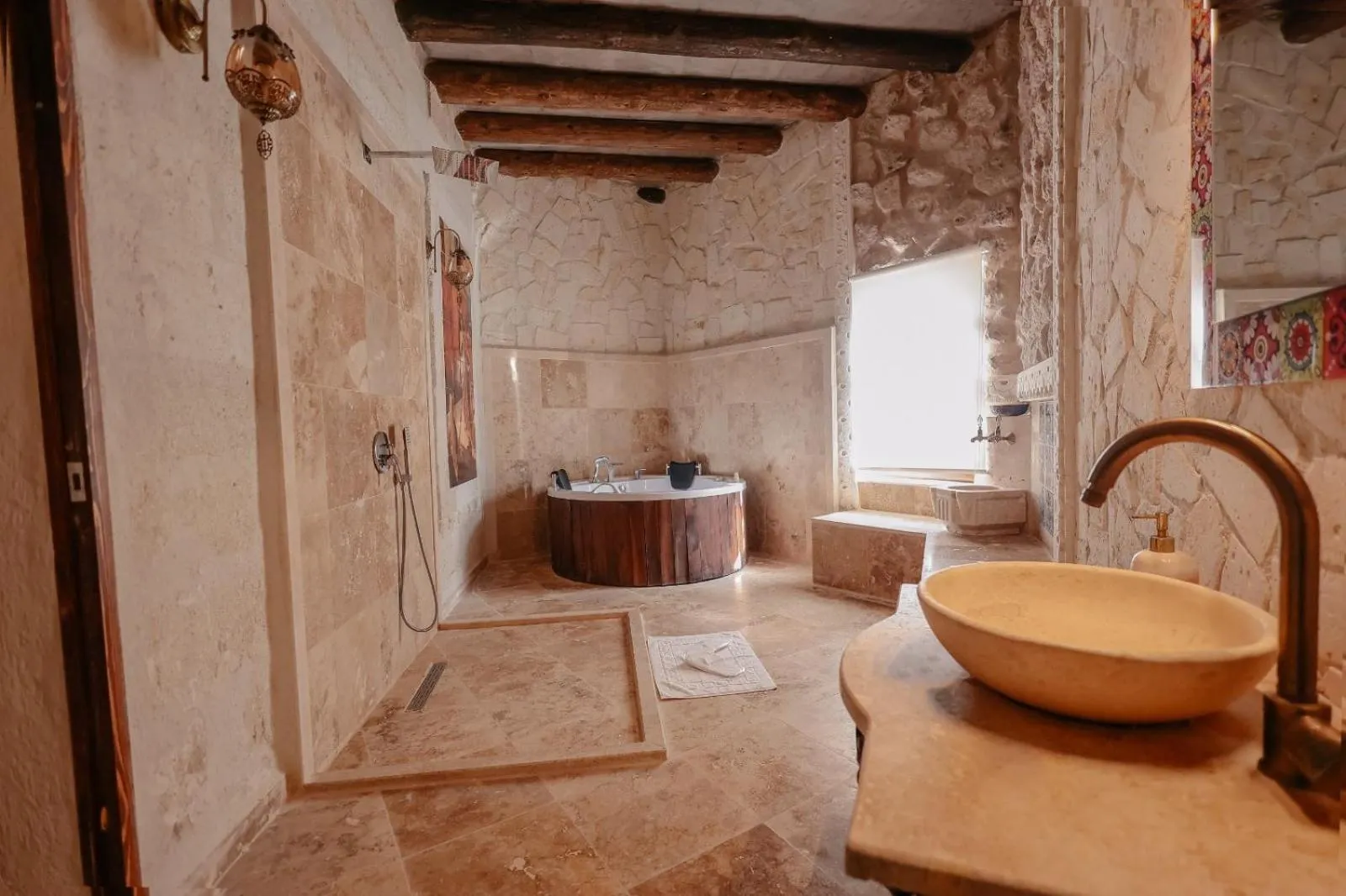 Bathroom in Zümrütü Anka Cave
