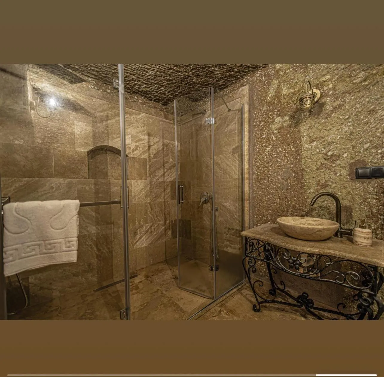 Bathroom in Zümrütü Anka Cave