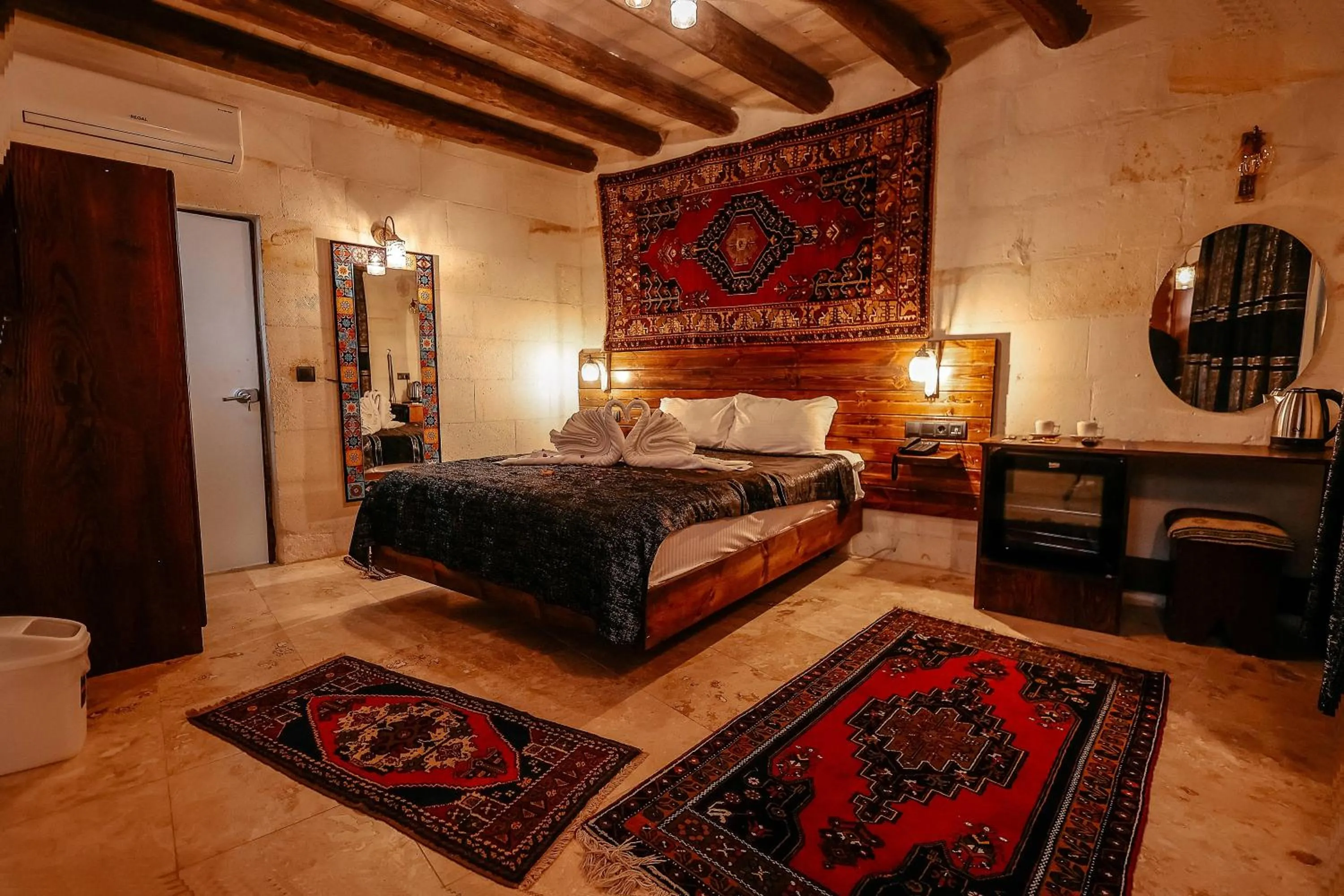 Bed in Zümrütü anka cave