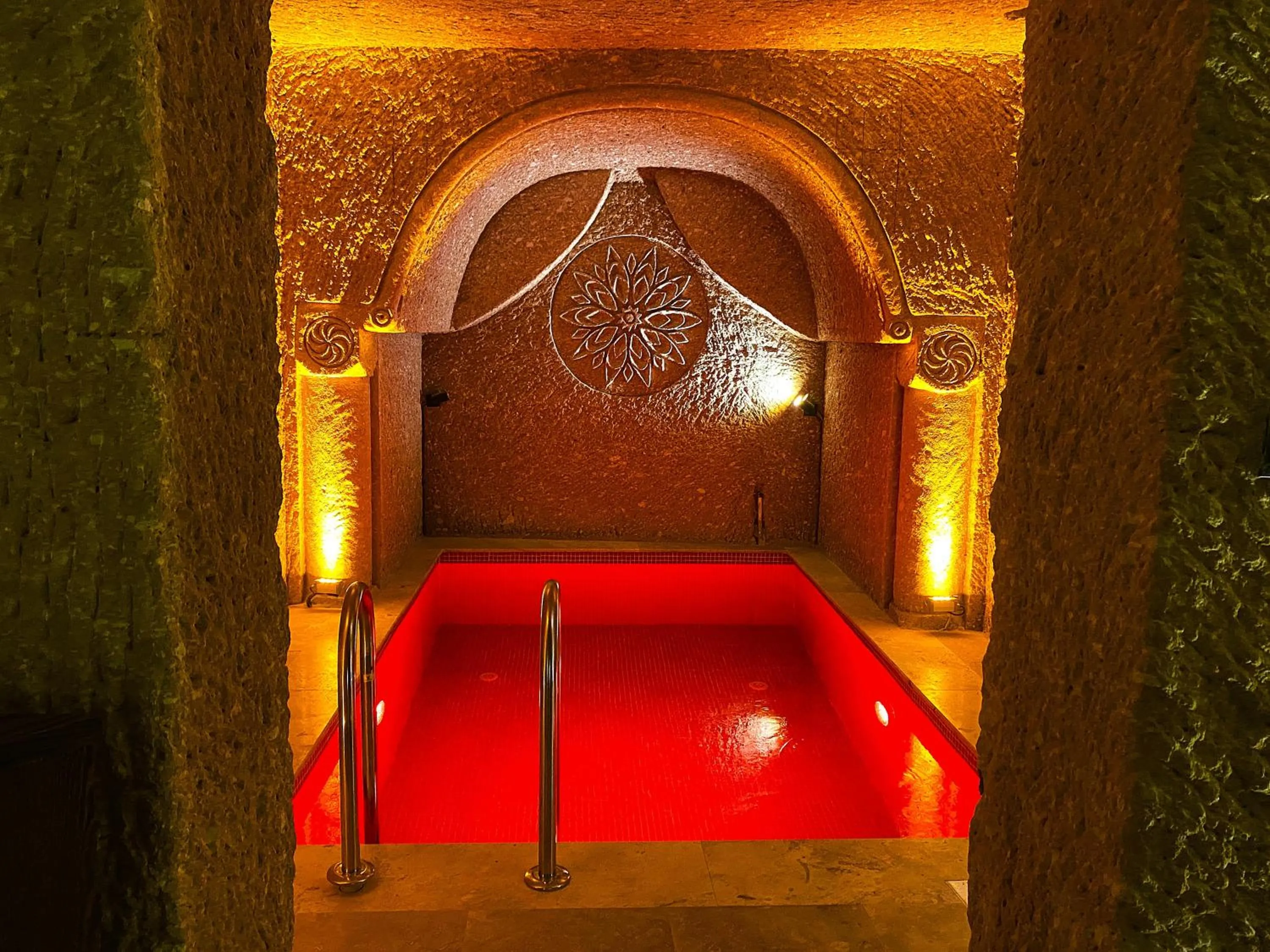 Swimming pool in Zümrütü anka cave