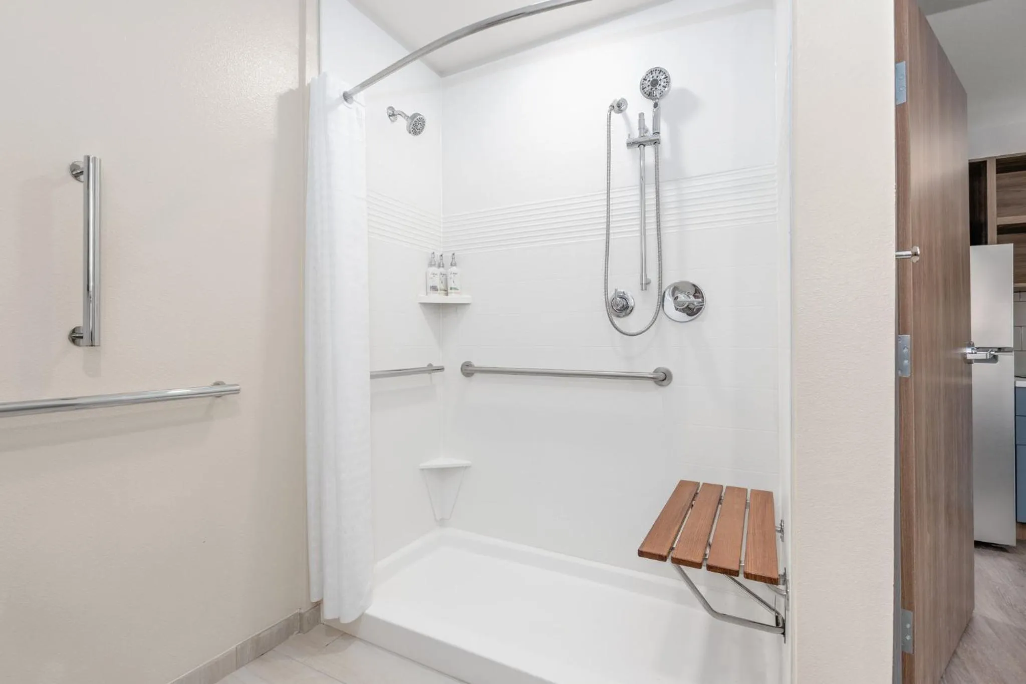 Bathroom in Candlewood Suites Navasota by IHG