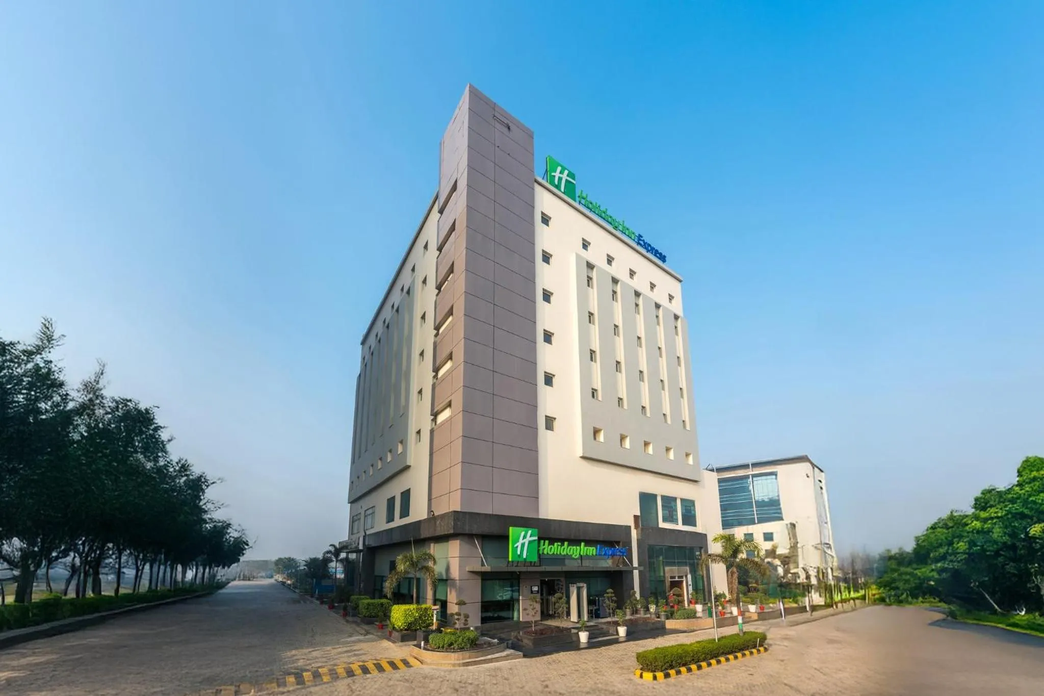 Property building in Holiday Inn Express Greater Noida Knowledge Park by IHG