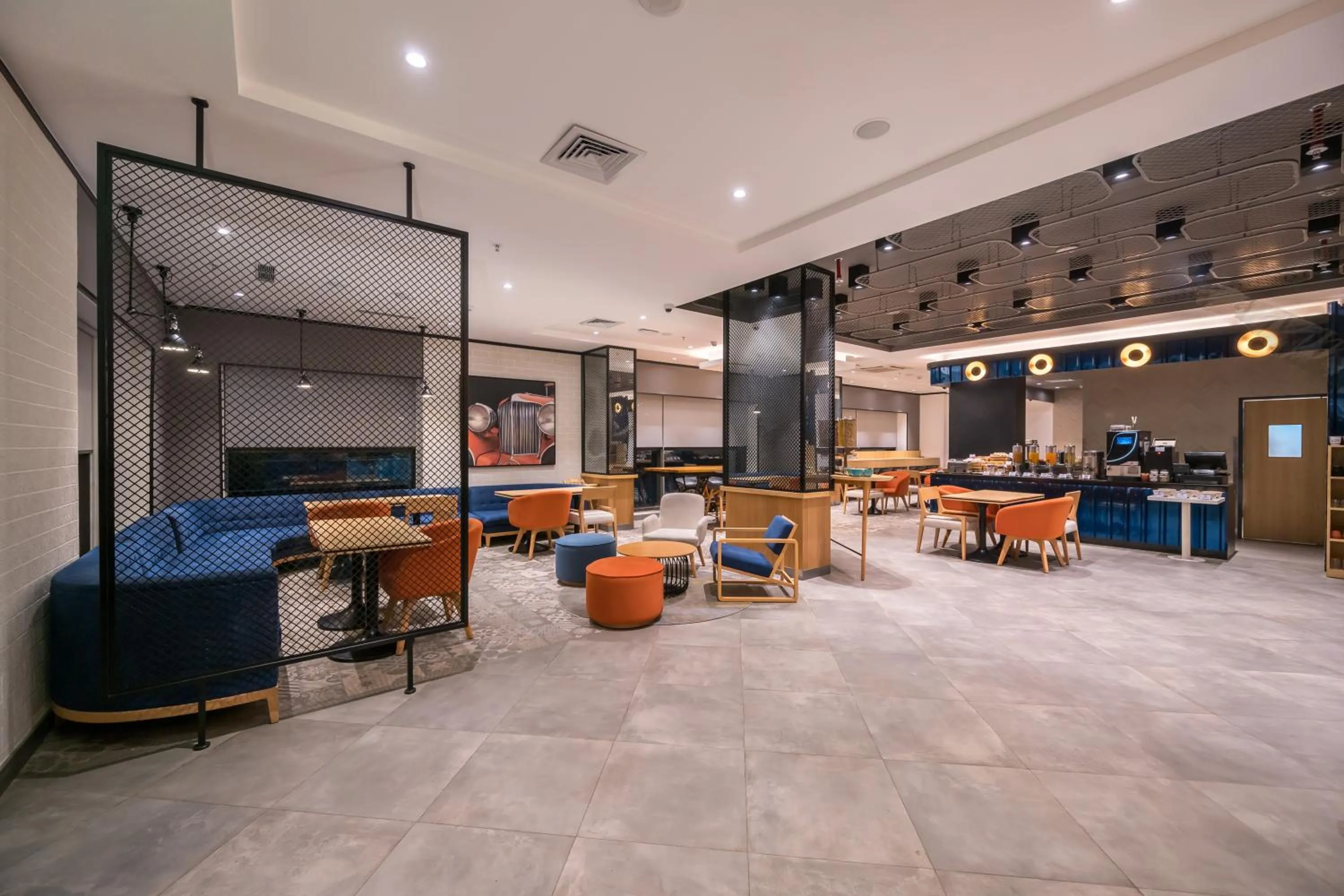 Lobby or reception in Holiday Inn Express Greater Noida Knowledge Park by IHG