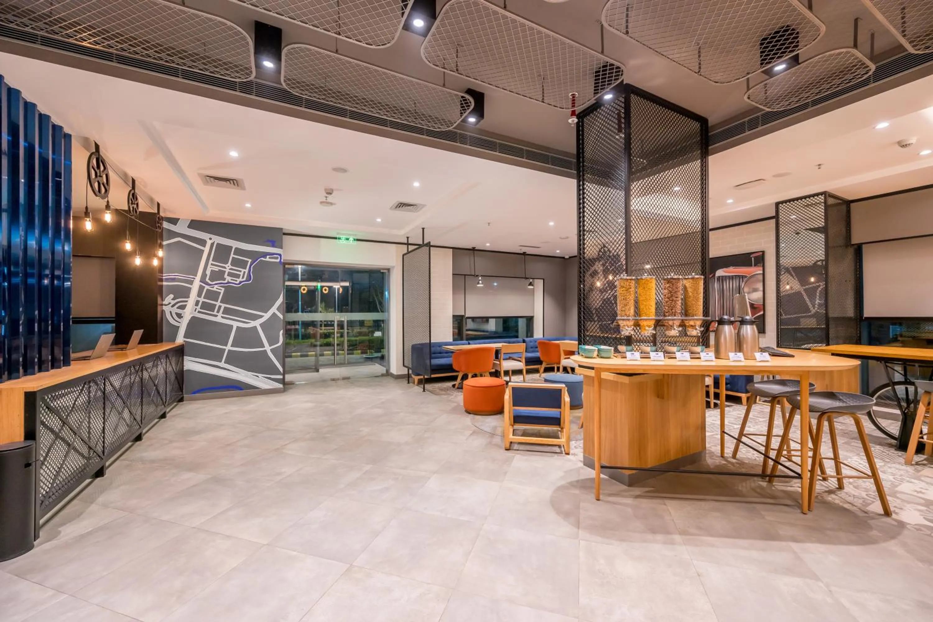 Lobby or reception in Holiday Inn Express Greater Noida Knowledge Park by IHG