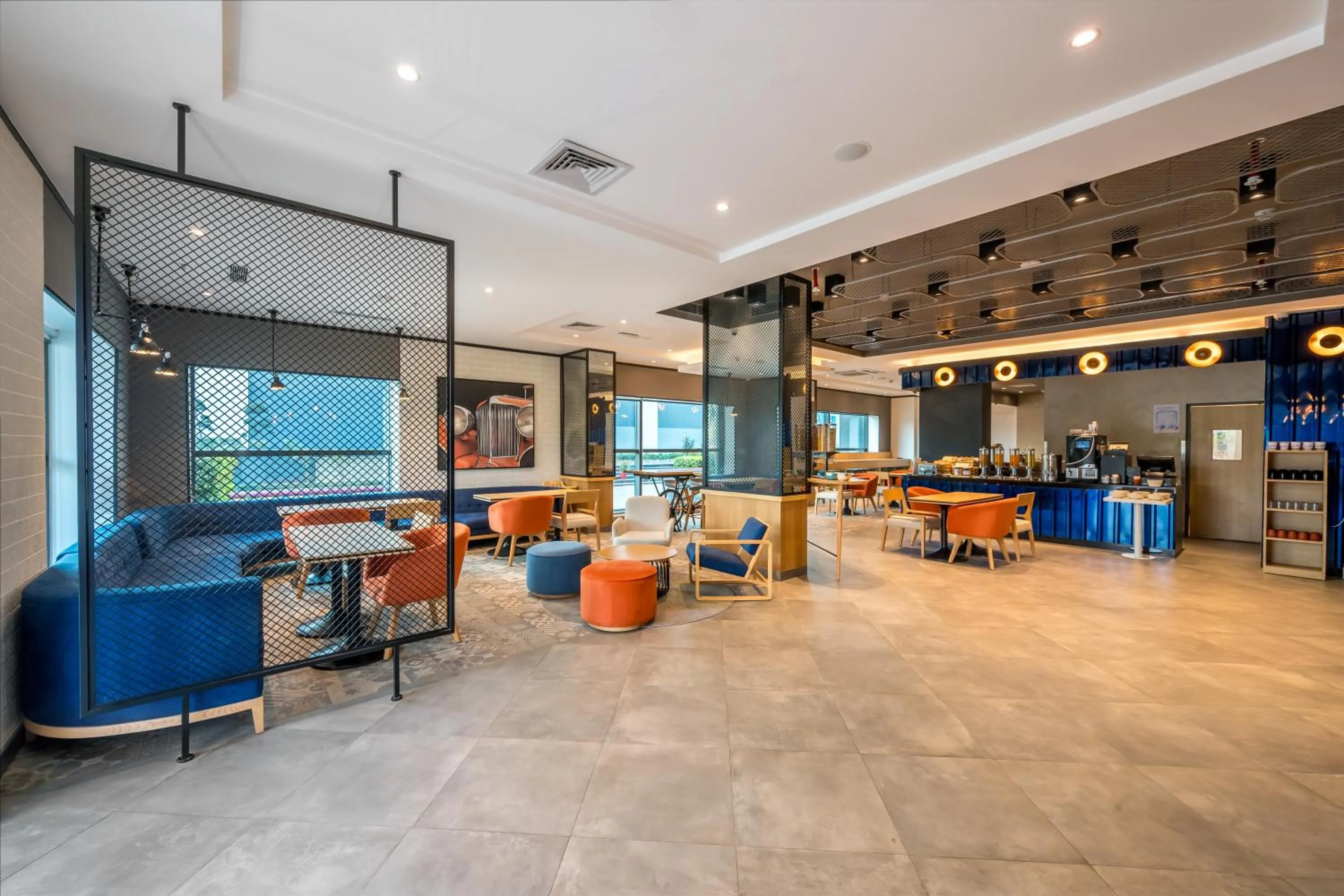 Lobby or reception in Holiday Inn Express Greater Noida Knowledge Park by IHG