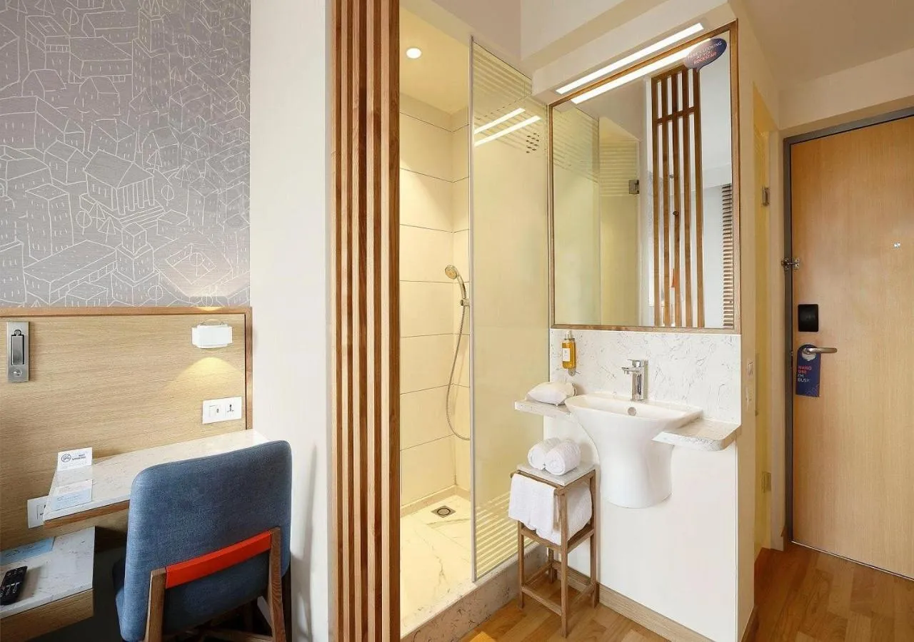 Shower in Holiday Inn Express Greater Noida Knowledge Park by IHG