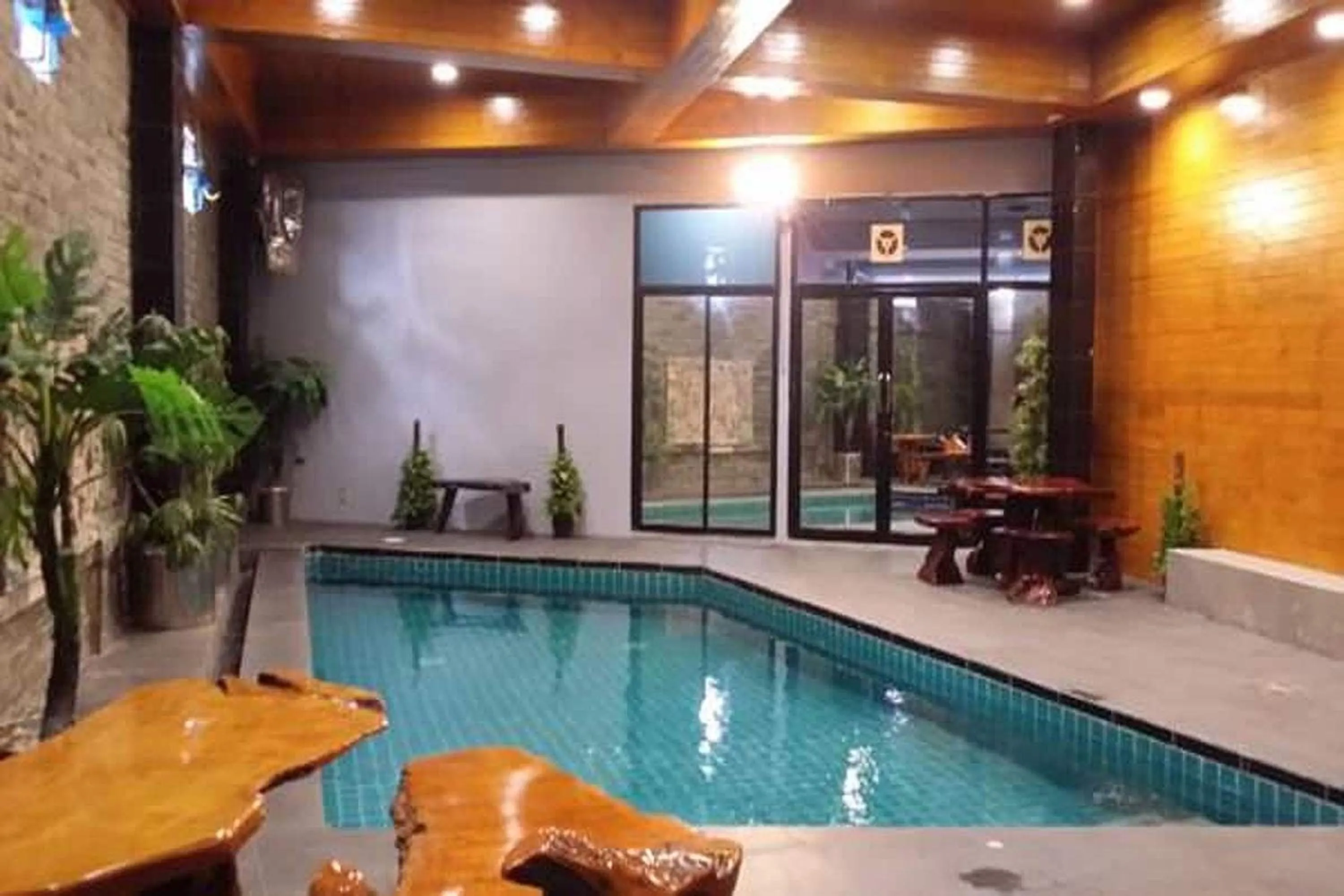 Swimming pool in Koenig Hotel Pattaya