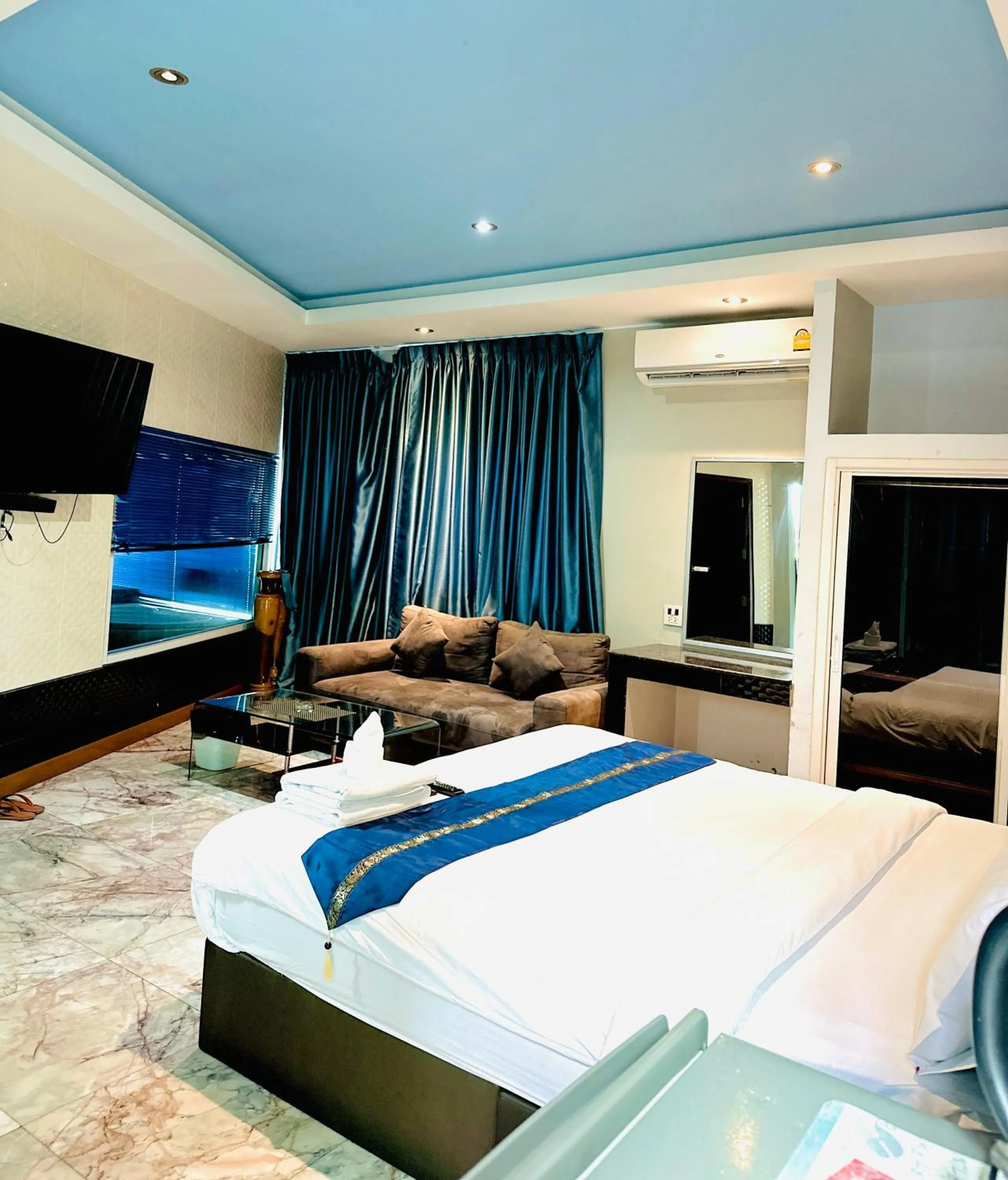 Bed in Koenig Hotel Pattaya