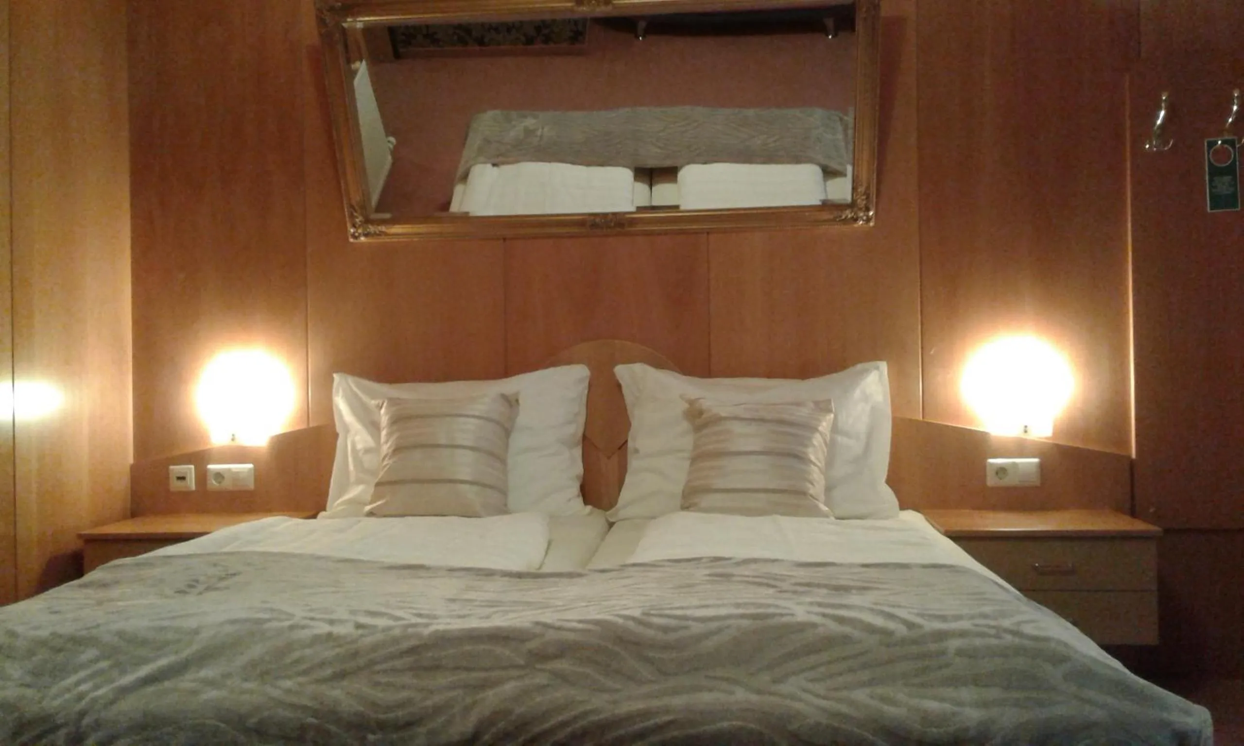 Decorative detail, Bed in LiebesNesterl Bergwirt - Boutique Hotel