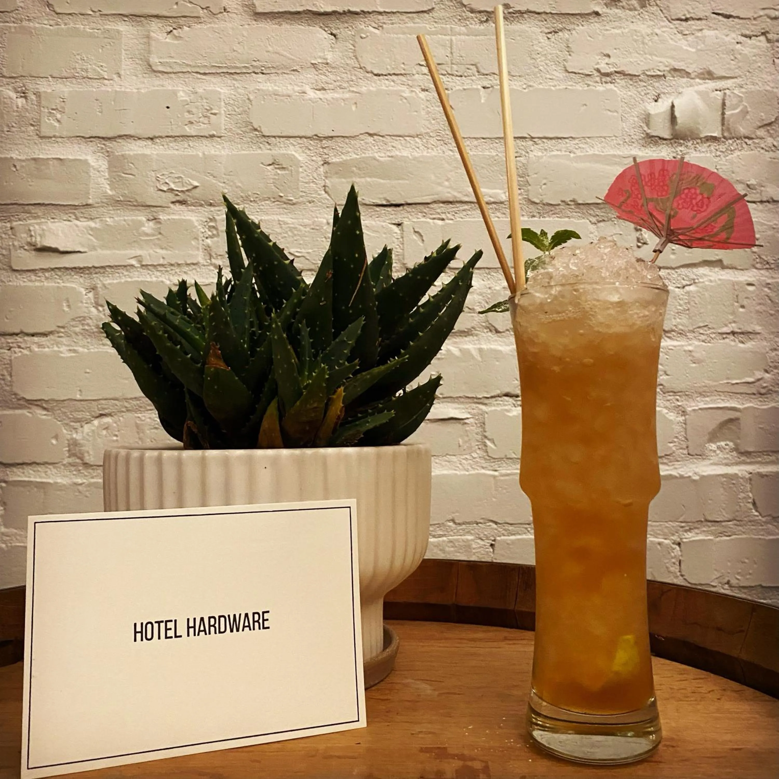 Restaurant/places to eat in Hotel Hardware