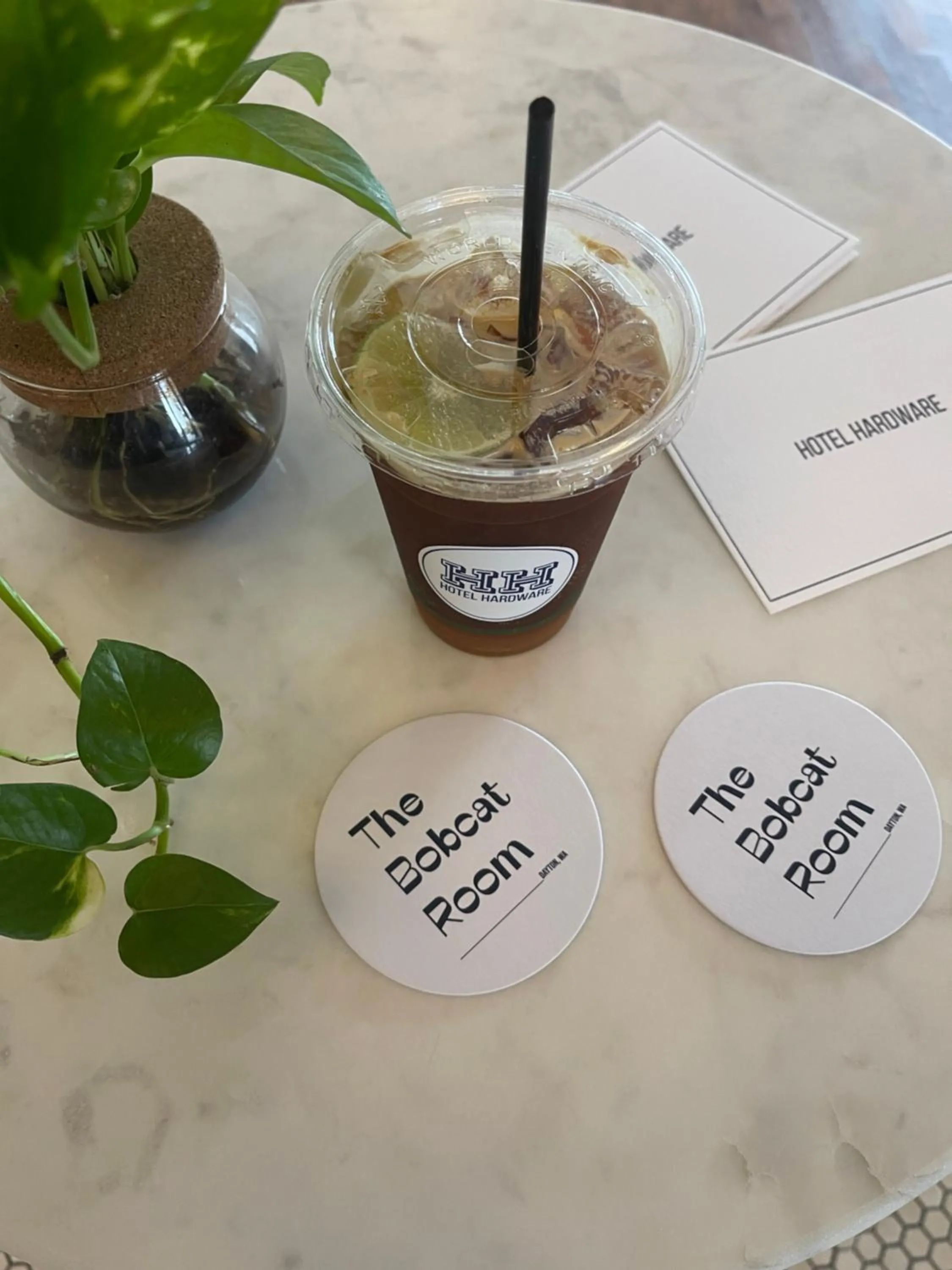 Restaurant/places to eat in Hotel Hardware