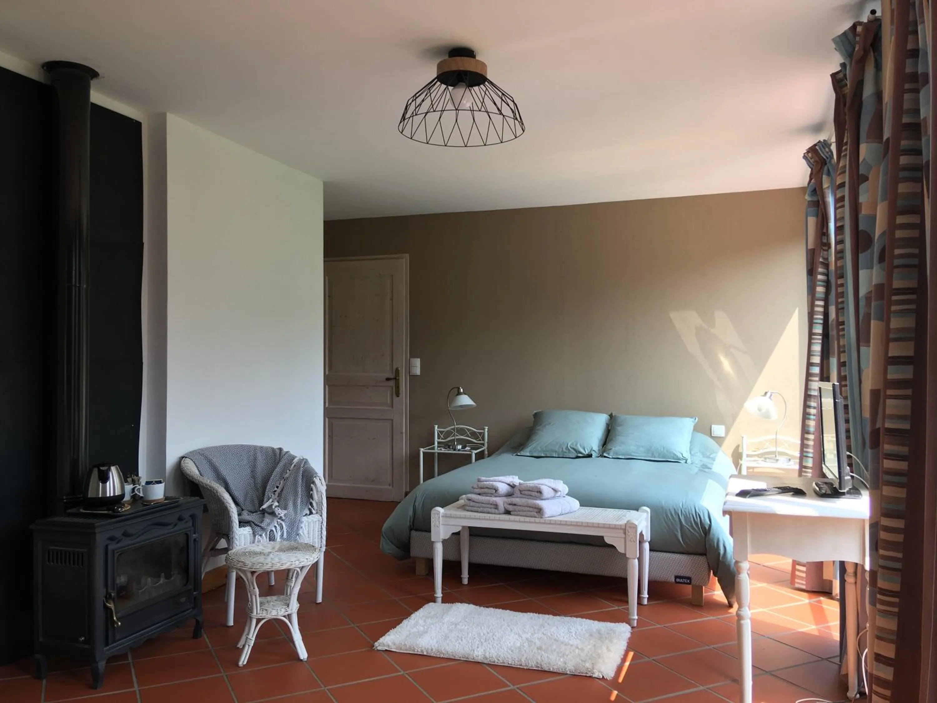 Bed in Chambres d'hôtes Mas La Tardosse