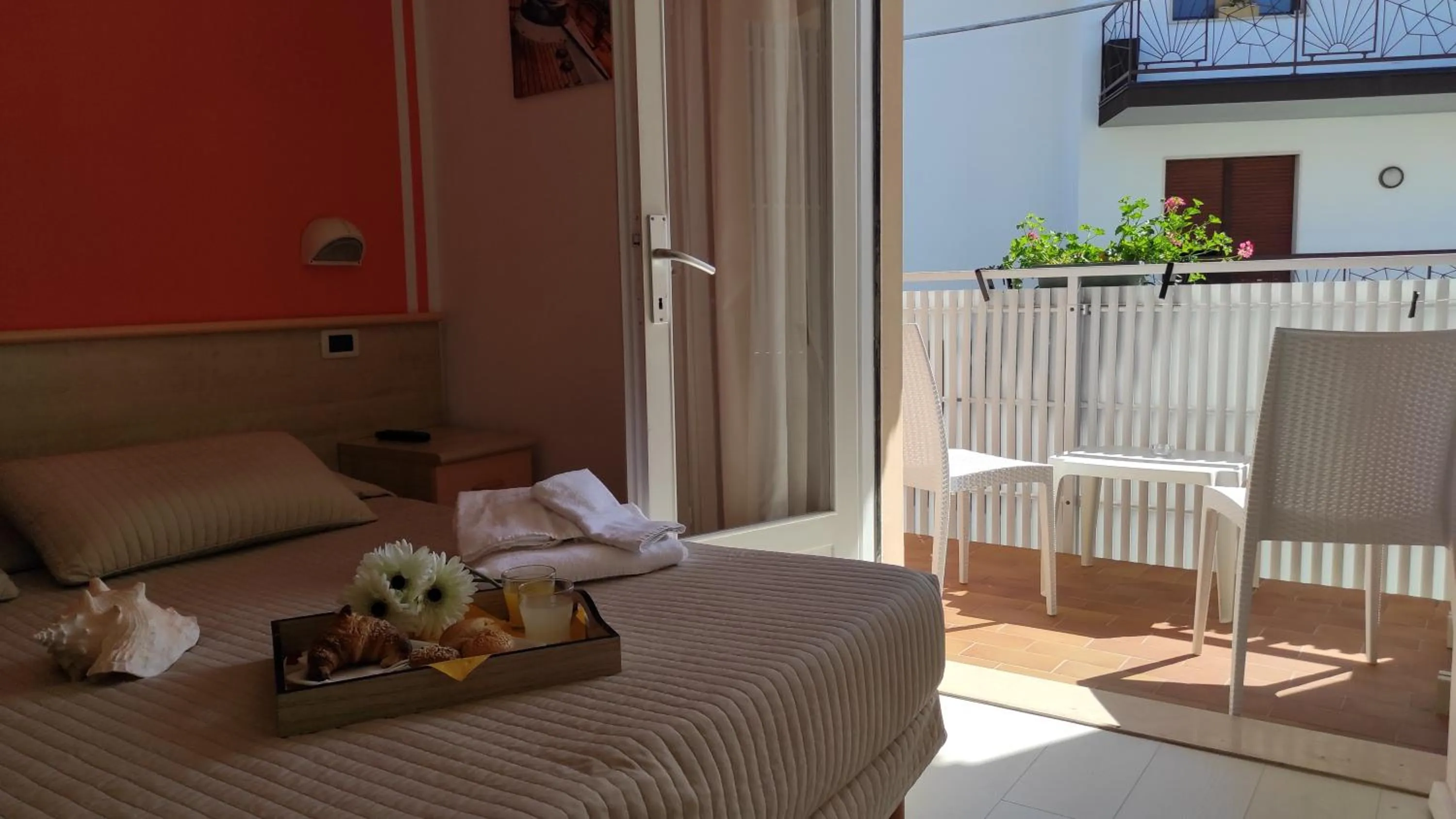 Balcony/Terrace, Bed in Hotel Eliani