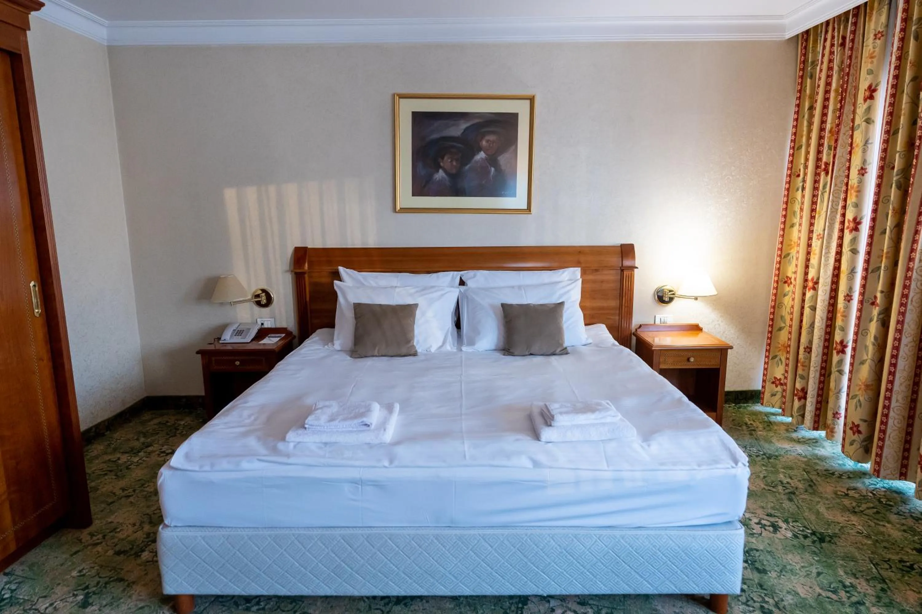 Bed in Hotel Turist - City Center