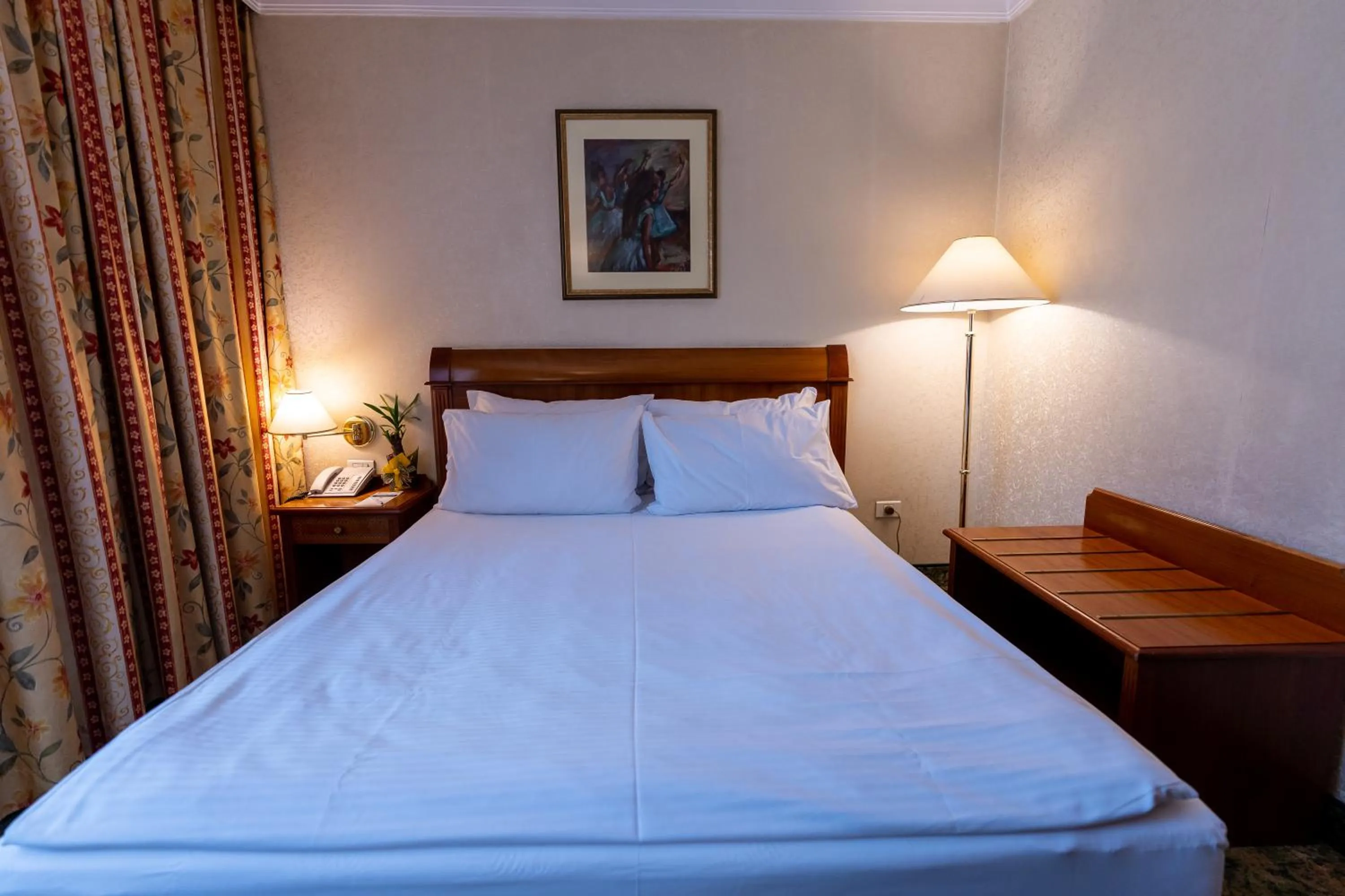 Bed in Hotel Turist - City Center