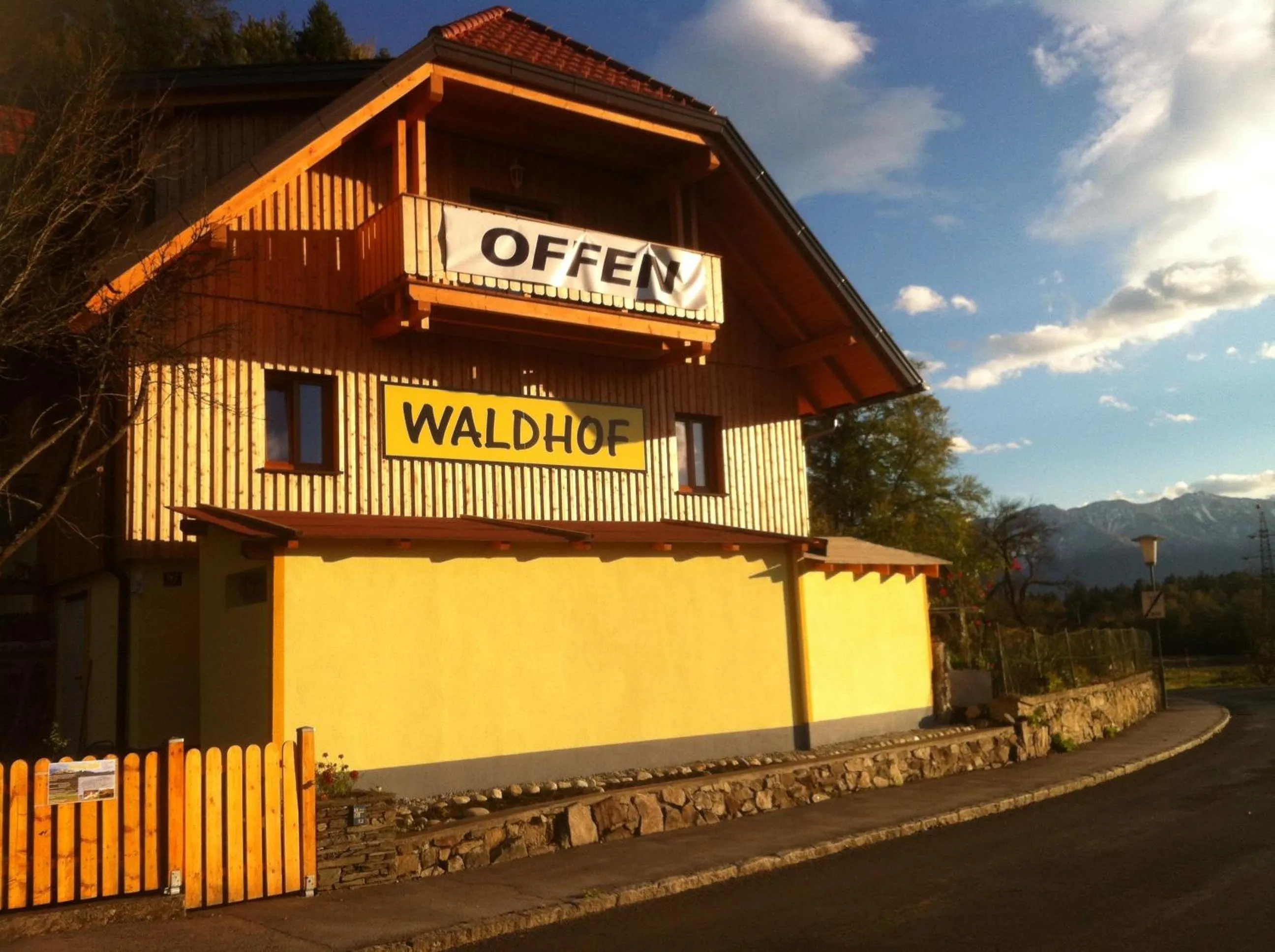 Facade/entrance in Waldhof
