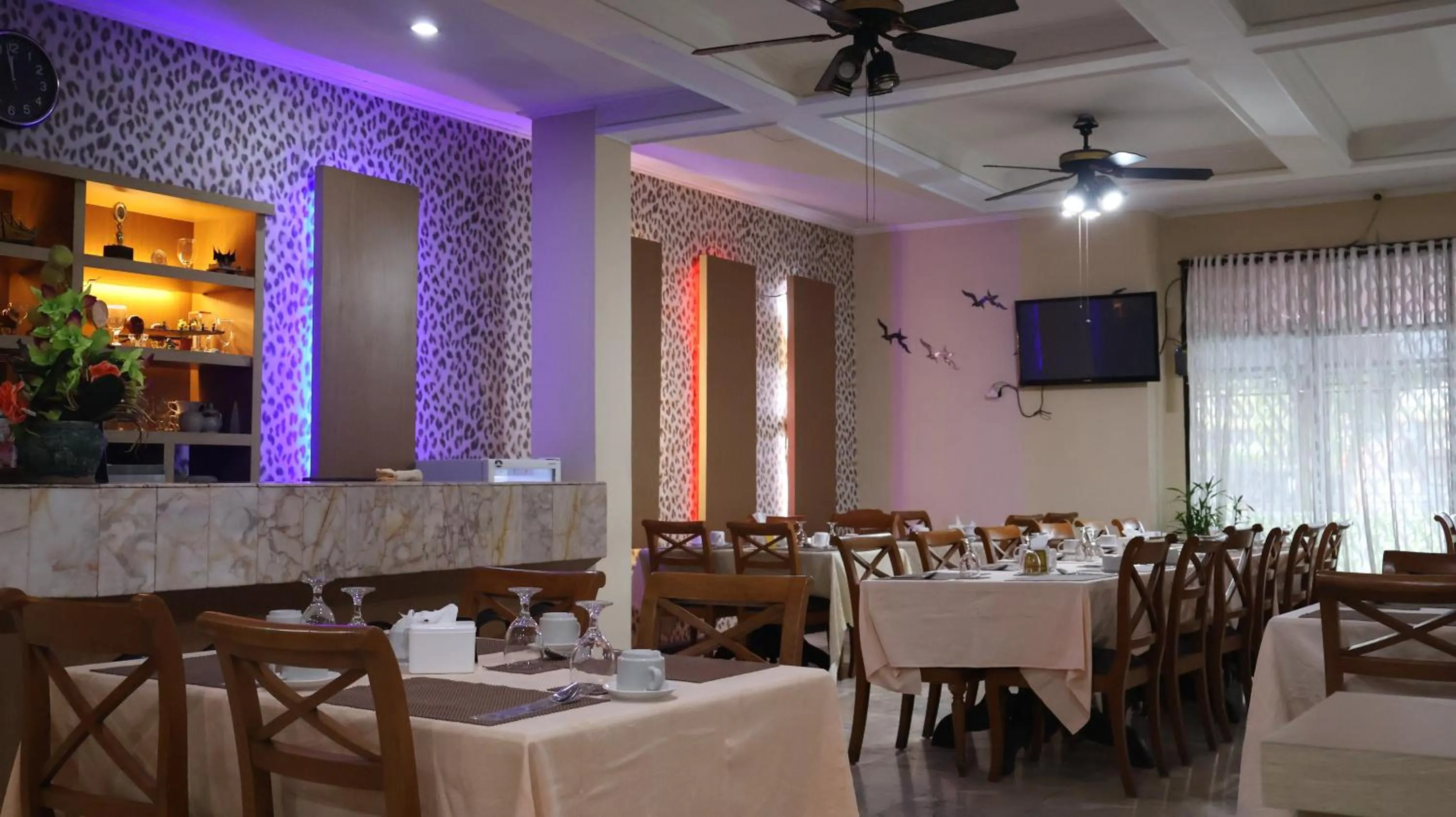 Restaurant/places to eat in Nikita Hotel