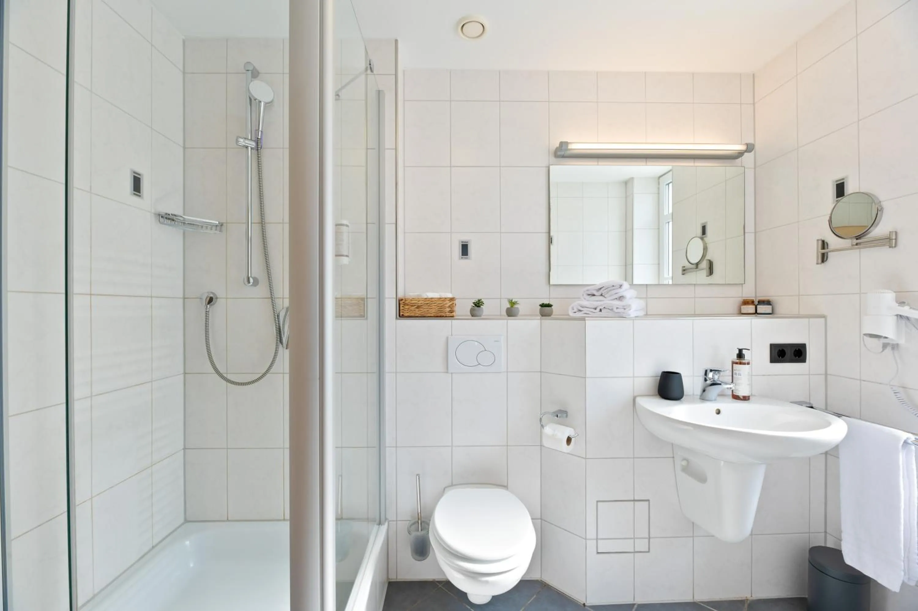 Shower in Gästehaus Andrea