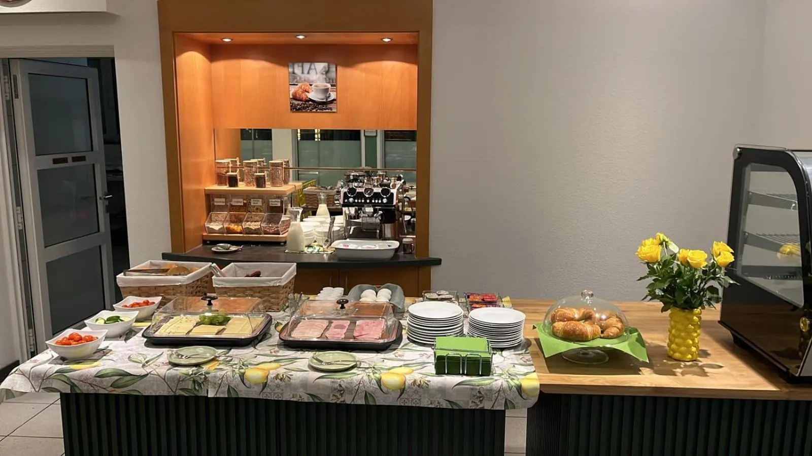 Breakfast in Steiners Hotel Airport-Messe in Birkach