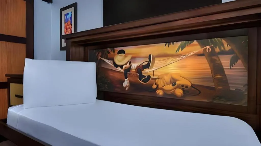 Bed in Disney's Caribbean Beach Resort