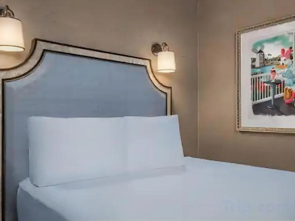 Bed in Disney's Beach Club Resort