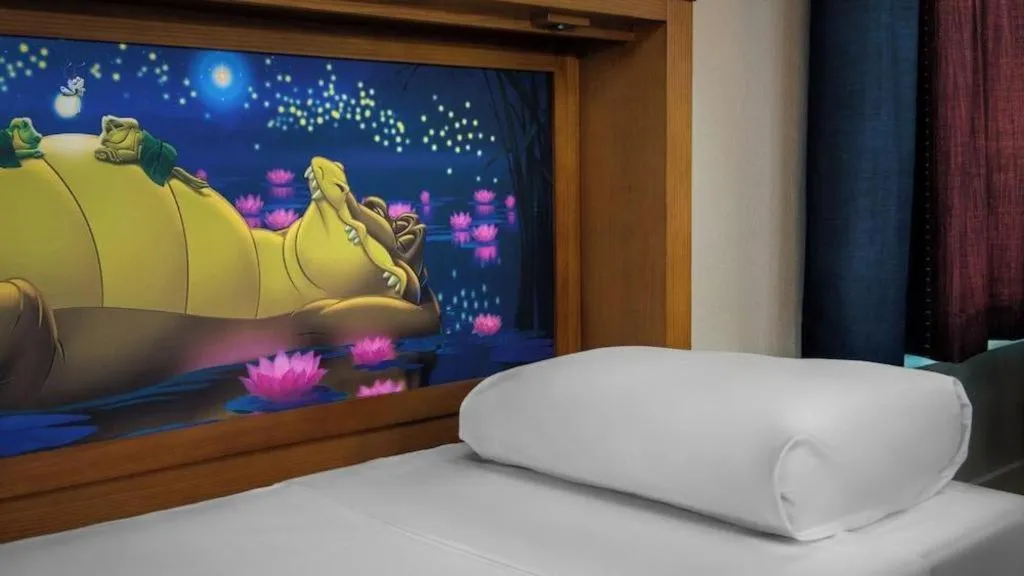 Bed in Disney's Port Orleans Resort - Riverside