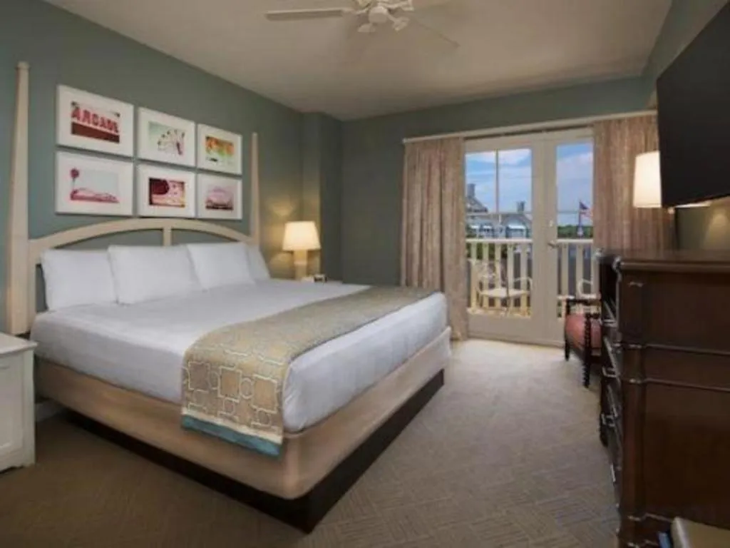 Bed in Disney's Boardwalk Inn