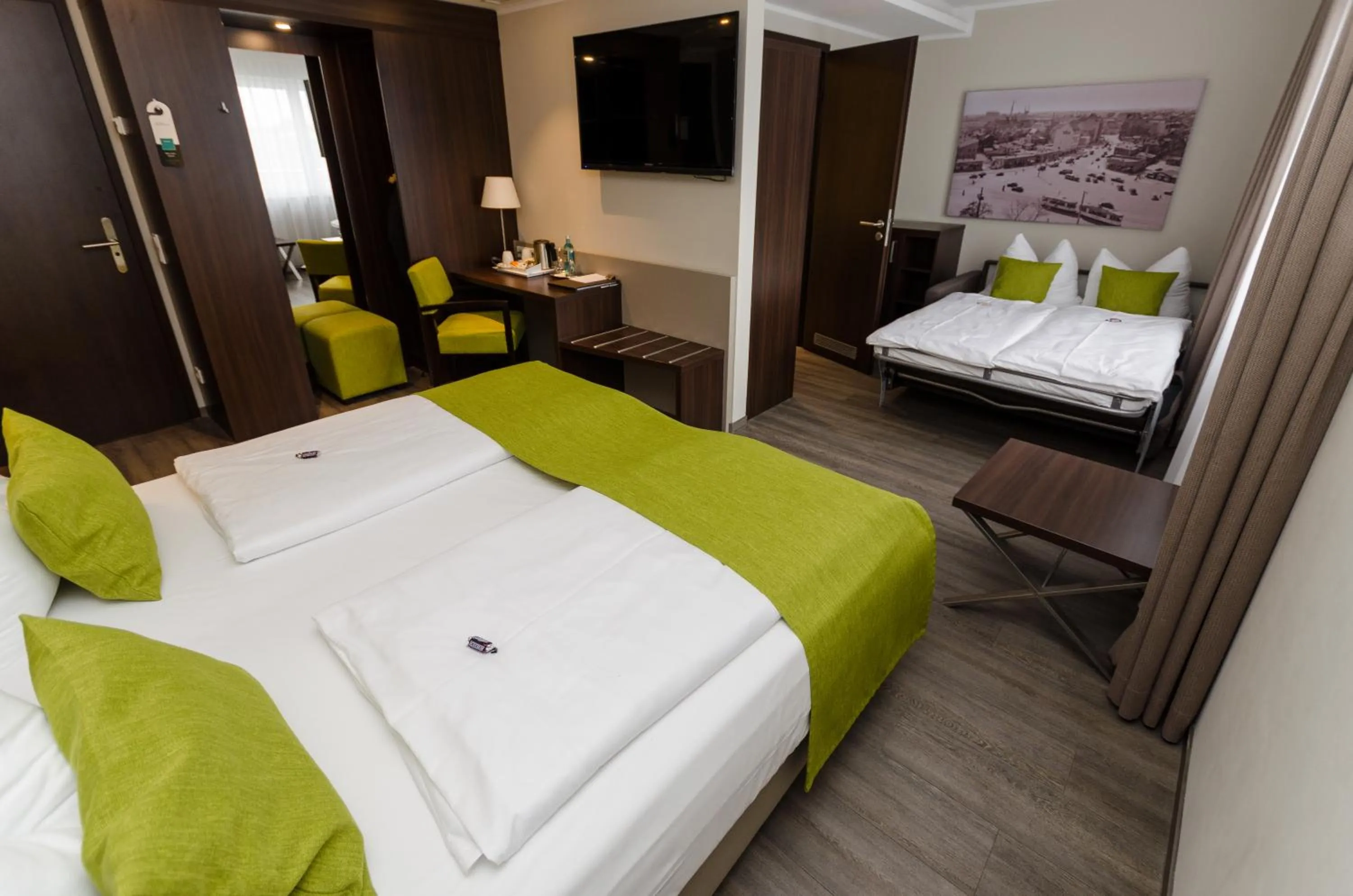 Photo of the whole room, Bed in hotel bomonti Nürnberg West