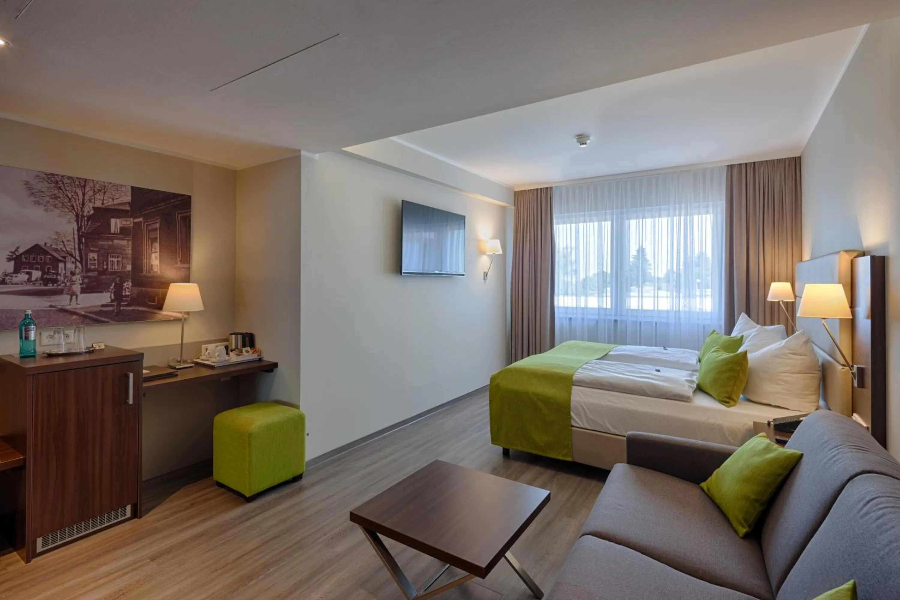 Photo of the whole room, Bed in hotel bomonti Nürnberg West