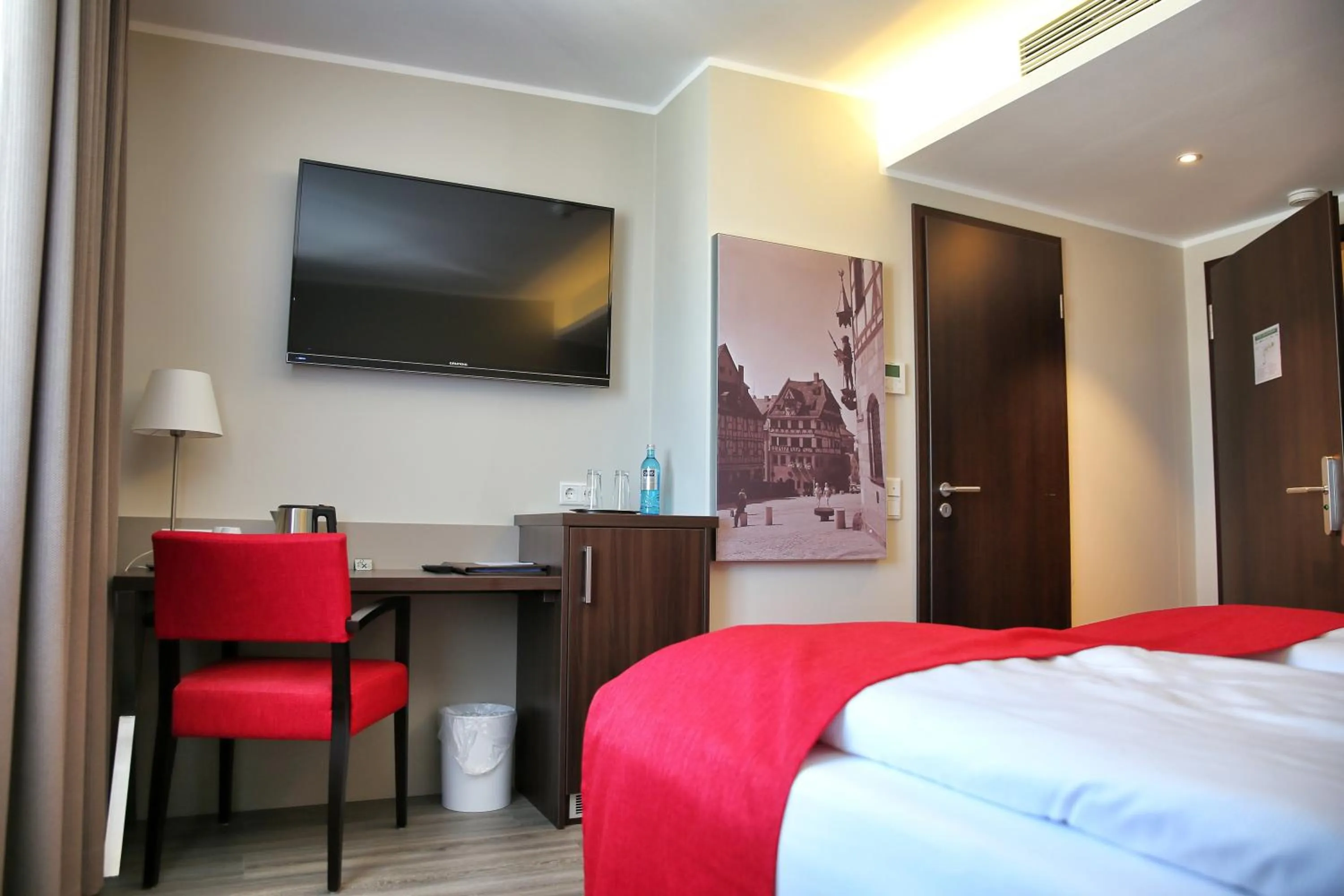 Bedroom, Bed in hotel bomonti Nürnberg West