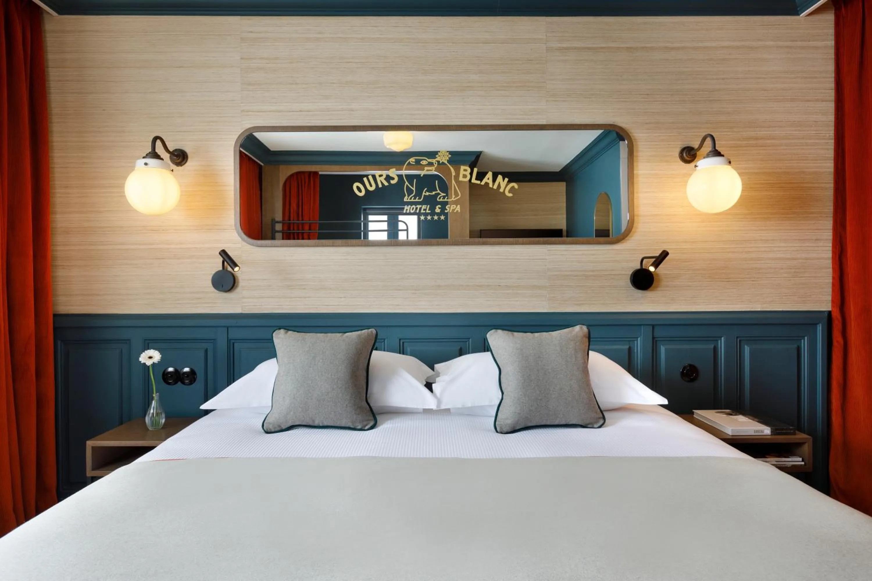 Bed in Ours Blanc Hotel & Spa