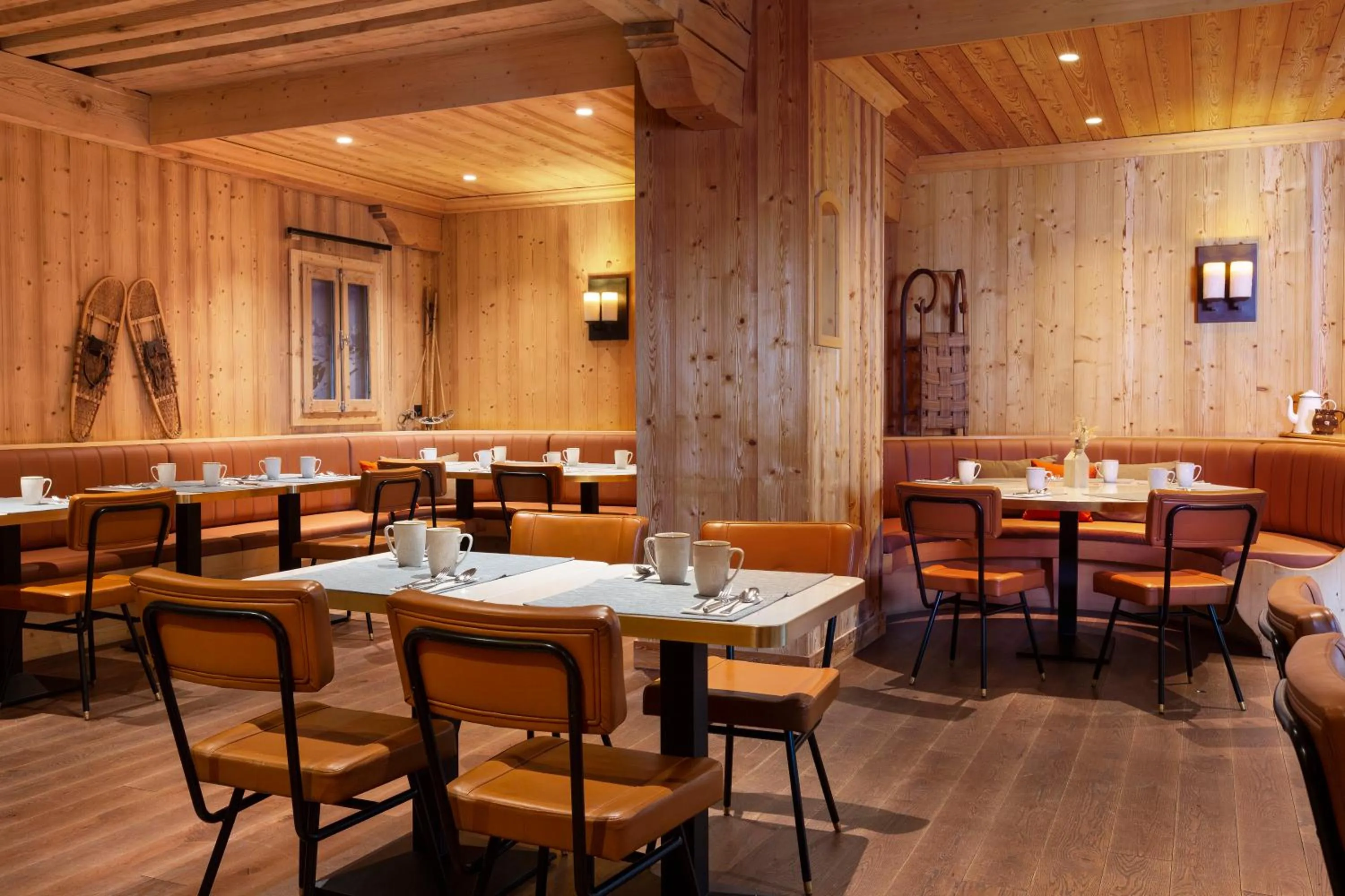 Restaurant/places to eat in Ours Blanc Hotel & Spa