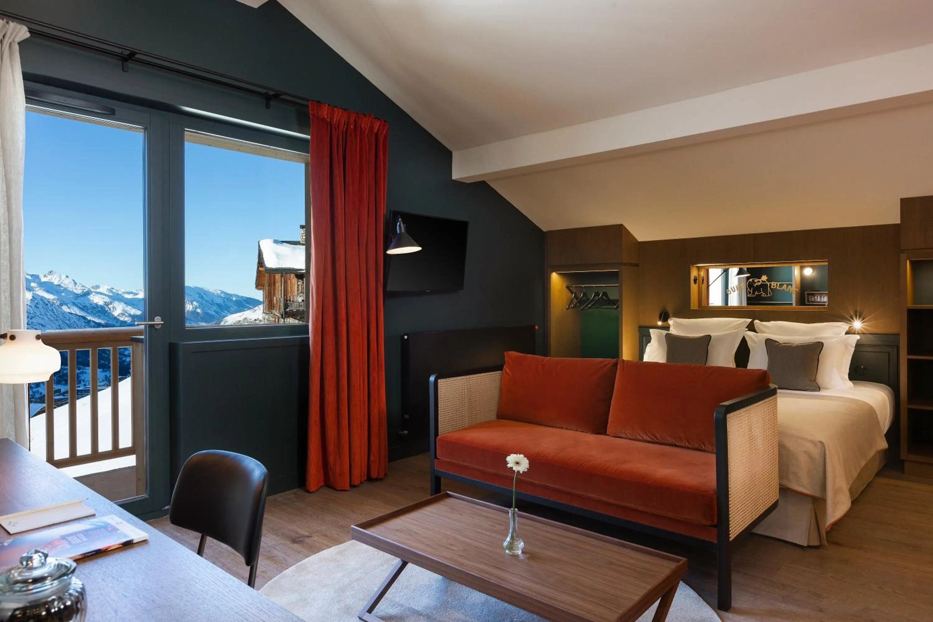 Photo of the whole room in Ours Blanc Hotel & Spa