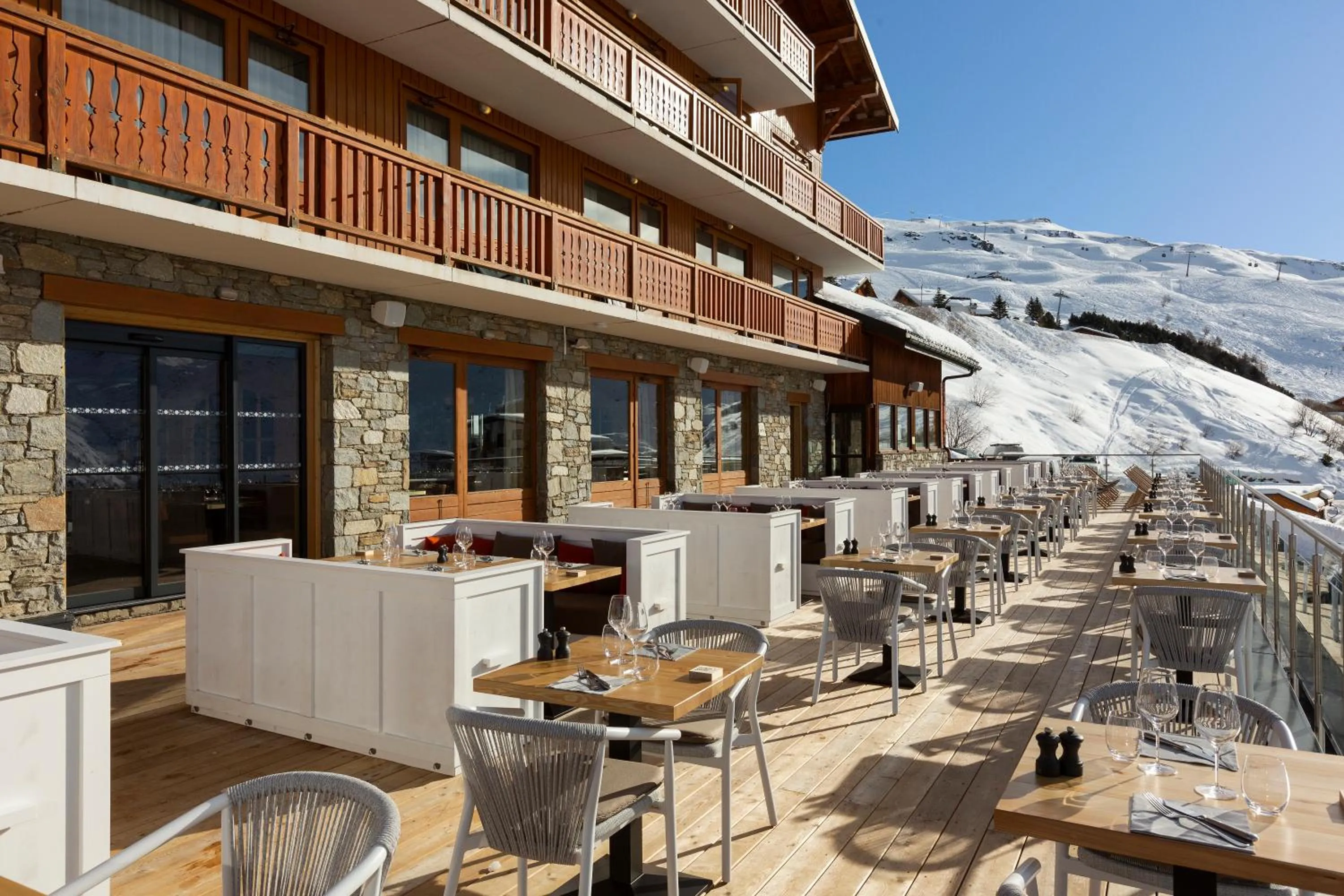 Patio in Ours Blanc Hotel & Spa