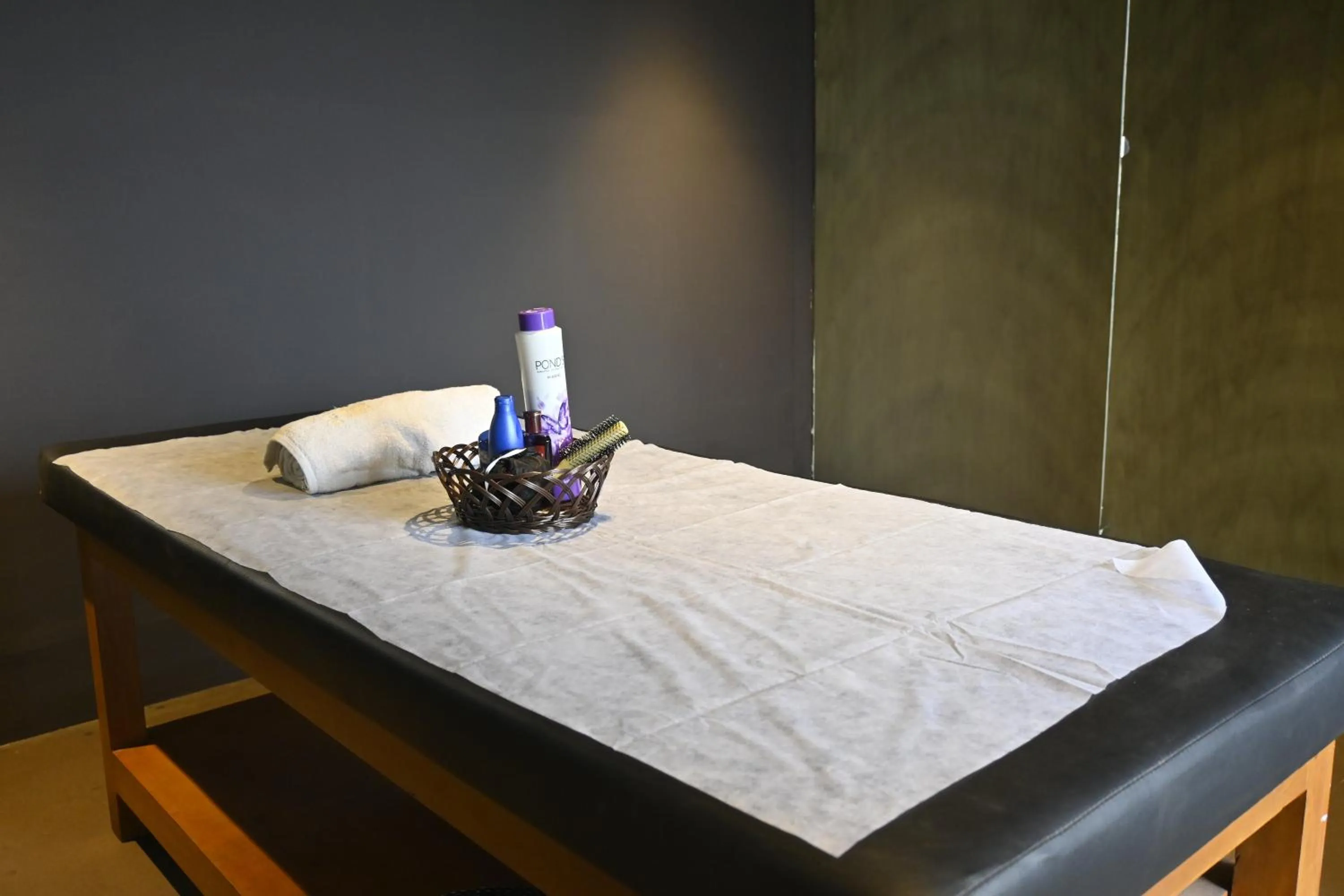 Spa and wellness centre/facilities, Bed in Suthanthira stay Inn