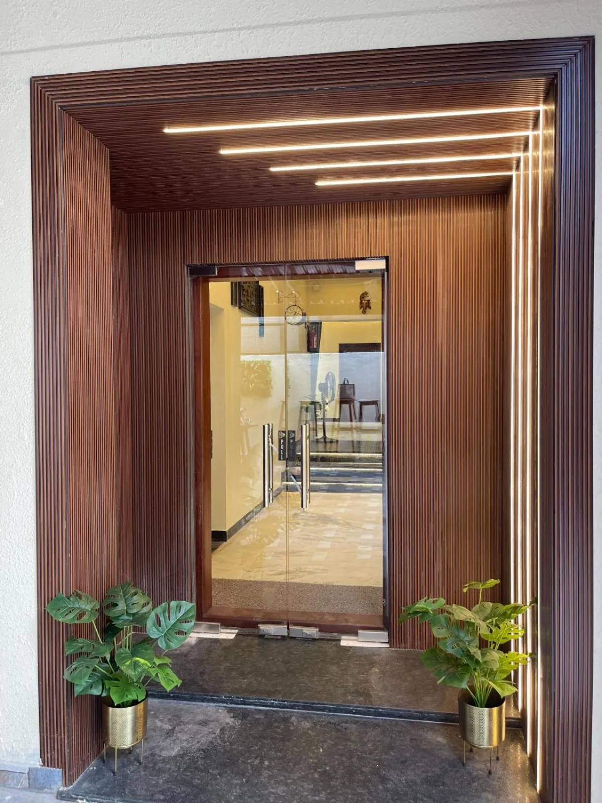 Facade/entrance in Suthanthira stay Inn